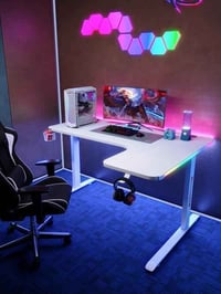 كرسي وميز زاوية • ابيض • استعمال قليل