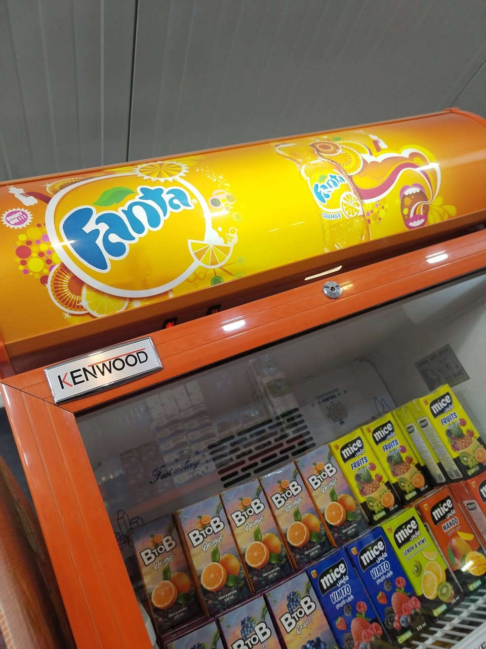 للبيع براد عارضة كينود ٢٨ قدم اخو الجديد شغال مكاني بغداد زيونة للأستفسار *********** او وات ساب
