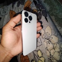 ايفون ١٥ برو ماكس • بطارية ٨٥ • نجف