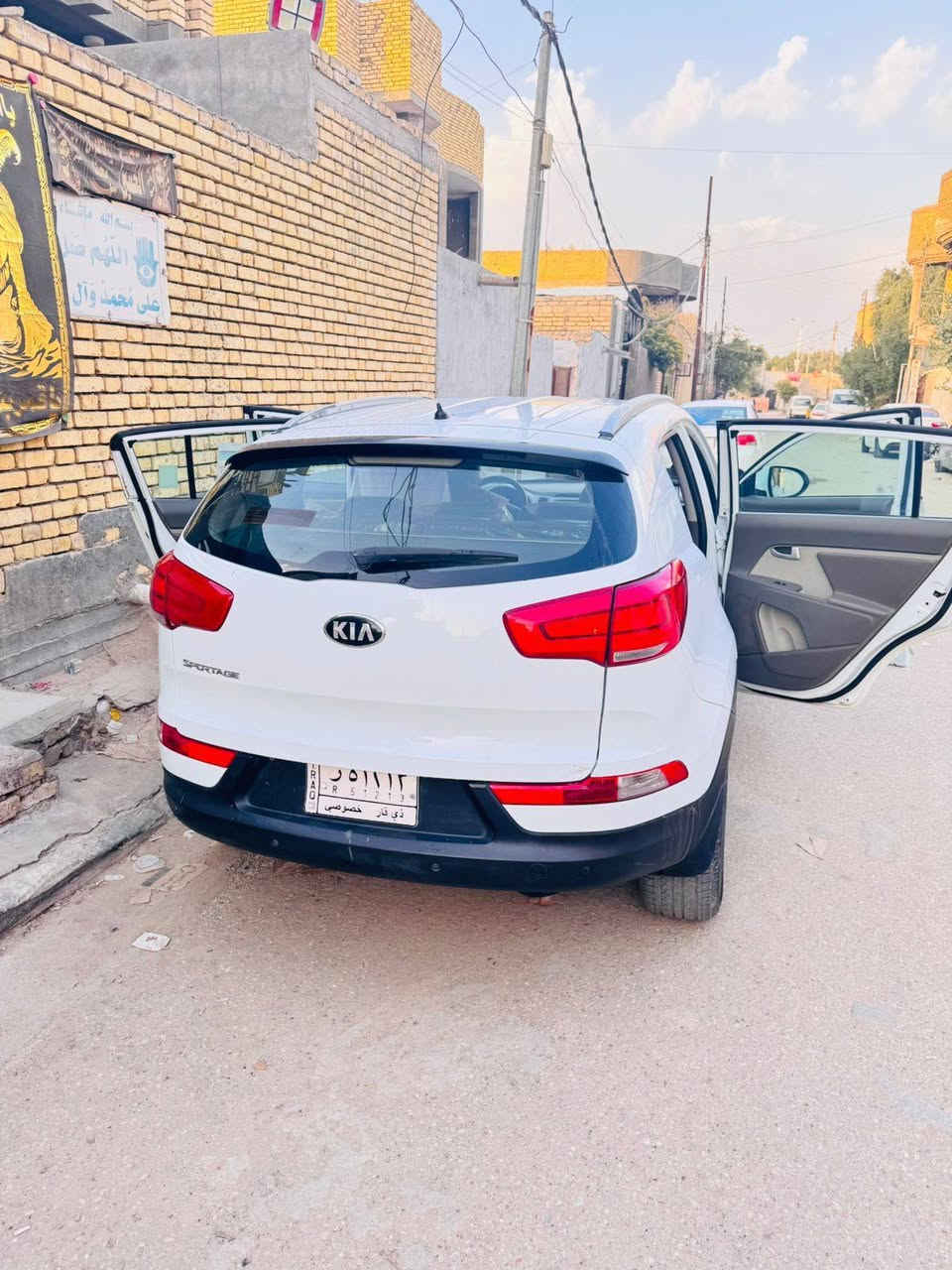 سبورتج ٢٠١٥ خليجي
مكفوله كفالة عامه... 
رقم ذي قار 
 محرك2000ع وضع شركه 
ماشيه 180  
مواصفات 
تحكمات ستيرن 
شاشه كامره 
حساسات لد نهاري سياره جاهزه 
سياره جديده جدا سعرها معقول بالعافيه ع الياخذها 

العنوان ذي قار الناصريه مدينه الصدر
رقم صاحب السياره 
***********
السعر :: 165
