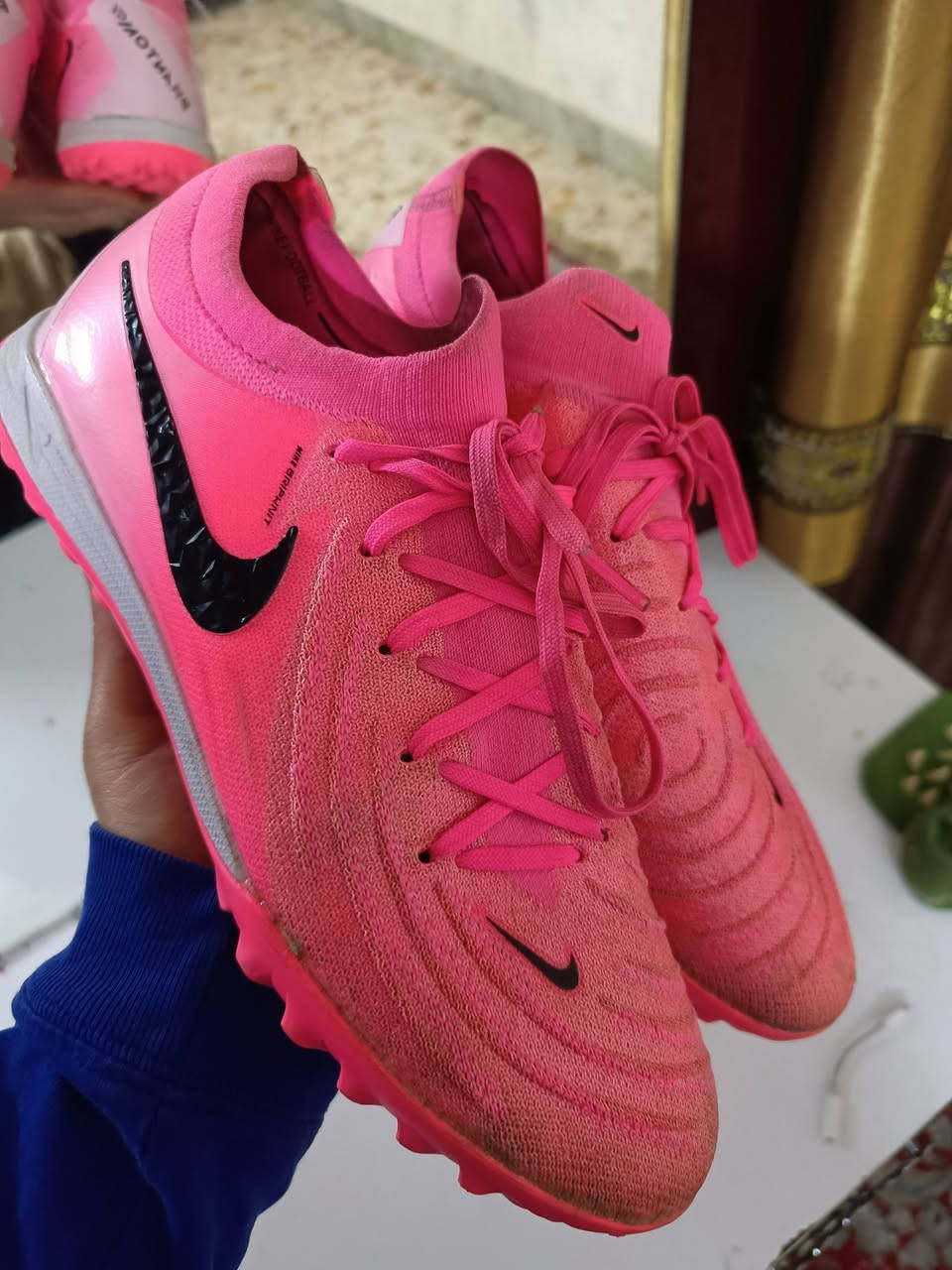 حذاء رياضي تارتان قياس 43 اصلية فيتنامي نضيفة مستعملة مره واحده اللبيع العنوان الشالجية 
***********
