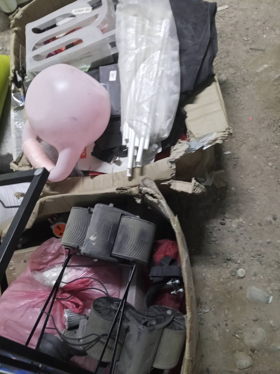 اغراض امزون مال تعزيله 9كراتين بيهن خير من الله قيم واخد تؤاصل واتساب ***********
