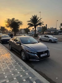 نيسان سنترا • ٢٠٢٢ • الرمادي