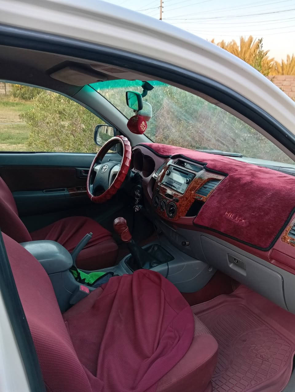 سلام عليكم هيلوكس موديل 2011 للبيع 
بلاديه محرك بلادي كير عادي من كلشي فقط بيه قطعه وحدة مبدله المكان الانبار للاستفسار اتصل ***********
