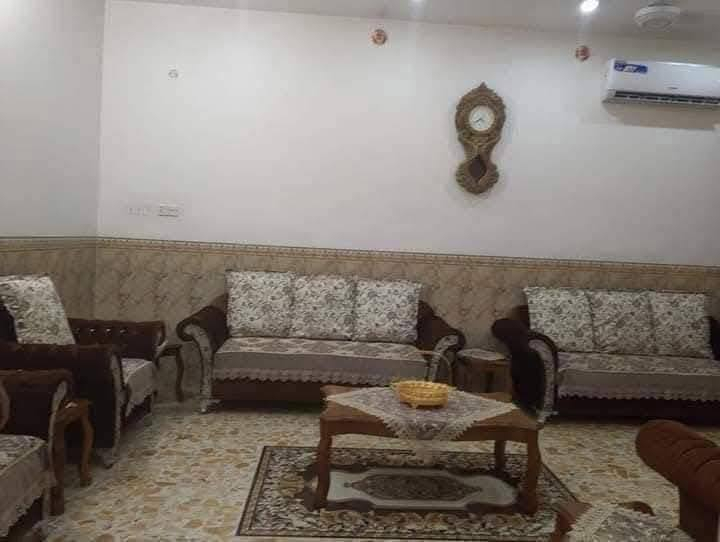 السلام عليكم
  دار للبيع مكان مميز جدا 
طابو زراعي سند 25 
نوع البناء طابوق السقف صب كونكريت 
العنوان / /بابل المدحتيه
الجمعيه الزراعي قرب ملعب بيت انصيف
المساحة//300مترسند
خدمات كامله من ماء وكهرباء
وتبليط ومجاري خارجيه 
السعر/.175 وبي مجال  
تفاصيل البيت طابقين ويتكون الطابق الاول من 
استقبال 
صاله +هول
عدد الغرف2
مطبخ 
منور خلفي طارمه
مجمع صحيات داخليه وخارجيه
السطح كامل  فرشي
الطابق الثاني يتكون من 
غرفة نوم عدد 2
صاله كبيره مفتوحه
مجمع صحيات
تحويل البيت ثاني يوم بعد الشراء 
بناء حديث موقع جيد جداً 
سنة البناء 2020
للاستفسار
مراجعة  مكتب دلالية وائل الهندي 
***********وائل الهندي
***********ابو علي
مكتب دلالية وائل الهندي بابل المدحتيه الحمزه الغربي ع شارع 60 قرب سلوان ابو الكاشي مقابيل فرع علي قماره
