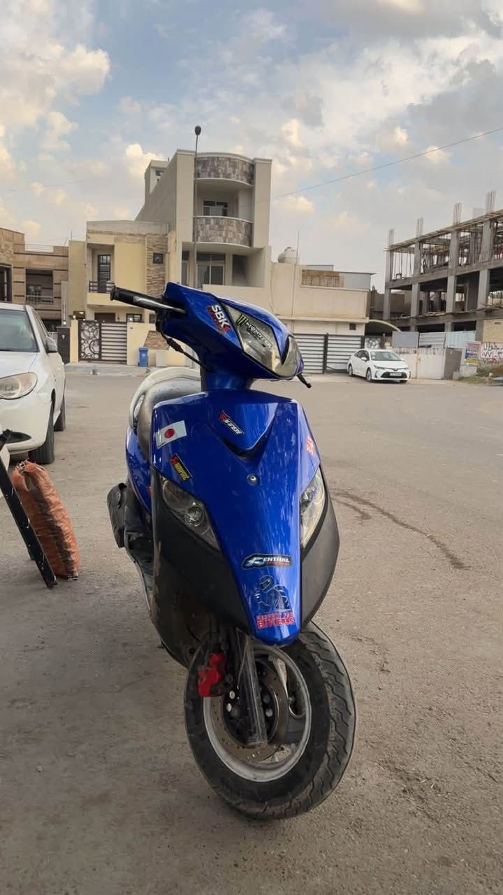 سلام عليكم
دراجه GTR قديم ثعلب 
دراجه بلاديه كليا يعني دراجه رمبه بين قوسين ما شامه ريحه الفتير مكينه بلاديه كلشي بل دراجه بلادي فقط اللايت محوره زنون لون الدراجه ازرق صبق حراري
دراجه نقصها قبق كلجات فقط شايله للجماليه سعرها خاص وبيها مجال قليل الي بخاطره يتفضل واتساب *********** مو شراي لا تعبني وتكسر بيها مكاني بغداد اليرموك
