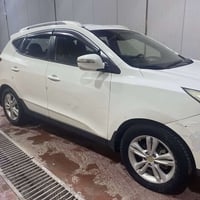 توسان للبيع موديل 2011 معروضه بسعر 120 رقم انكليزي باسمي 07703319620