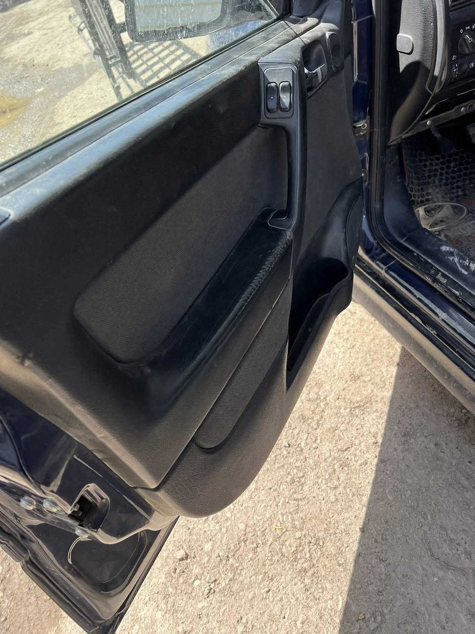 السلام عليكم أوبل استره موديل2002بلاديه بدون صبغ محرك 16 مسكر كير عادي السعر ٤٥  للتواصل *********** بيع أو مراوس حسب القناعه العنوان بغداد قرب جسر دوار التاجيات
