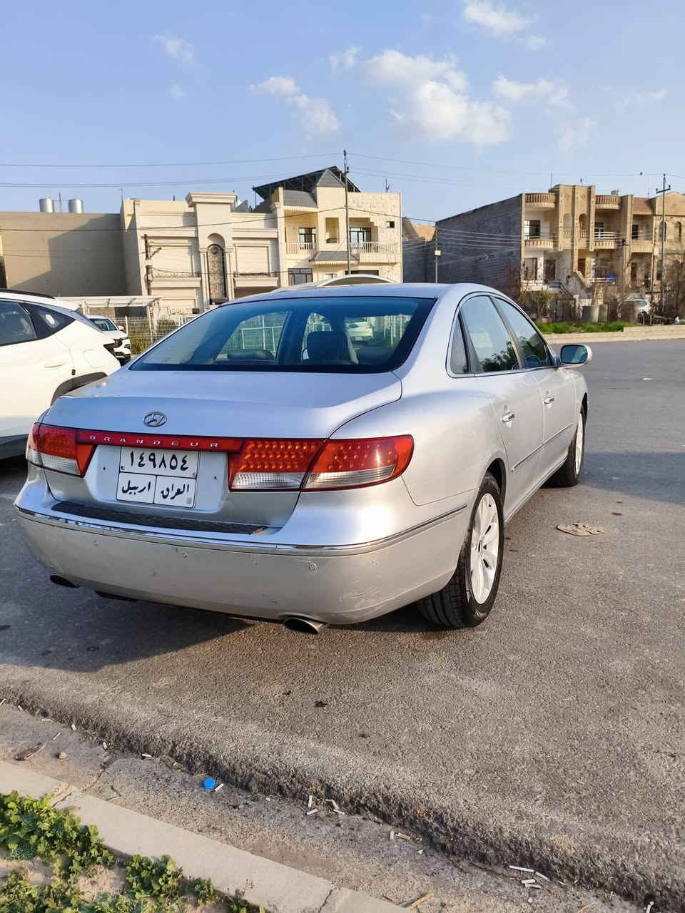 هونداي كراندر ازيرا موديل2009
كوري/ بدون صبغ 

ماشية / 200 الف

رقم / اربيل بسمي سنوية ل 8/8/2026 

تحويل/ مباشر شرط
 
مكينة / 2.7   V6

السيارة جاهزة - تبريد ثلج و حدادية

كير و مكينة بشرط بلادي 

مكاني / اربيل 

السعر : 93$ وبيه مجال بسيط
***********
