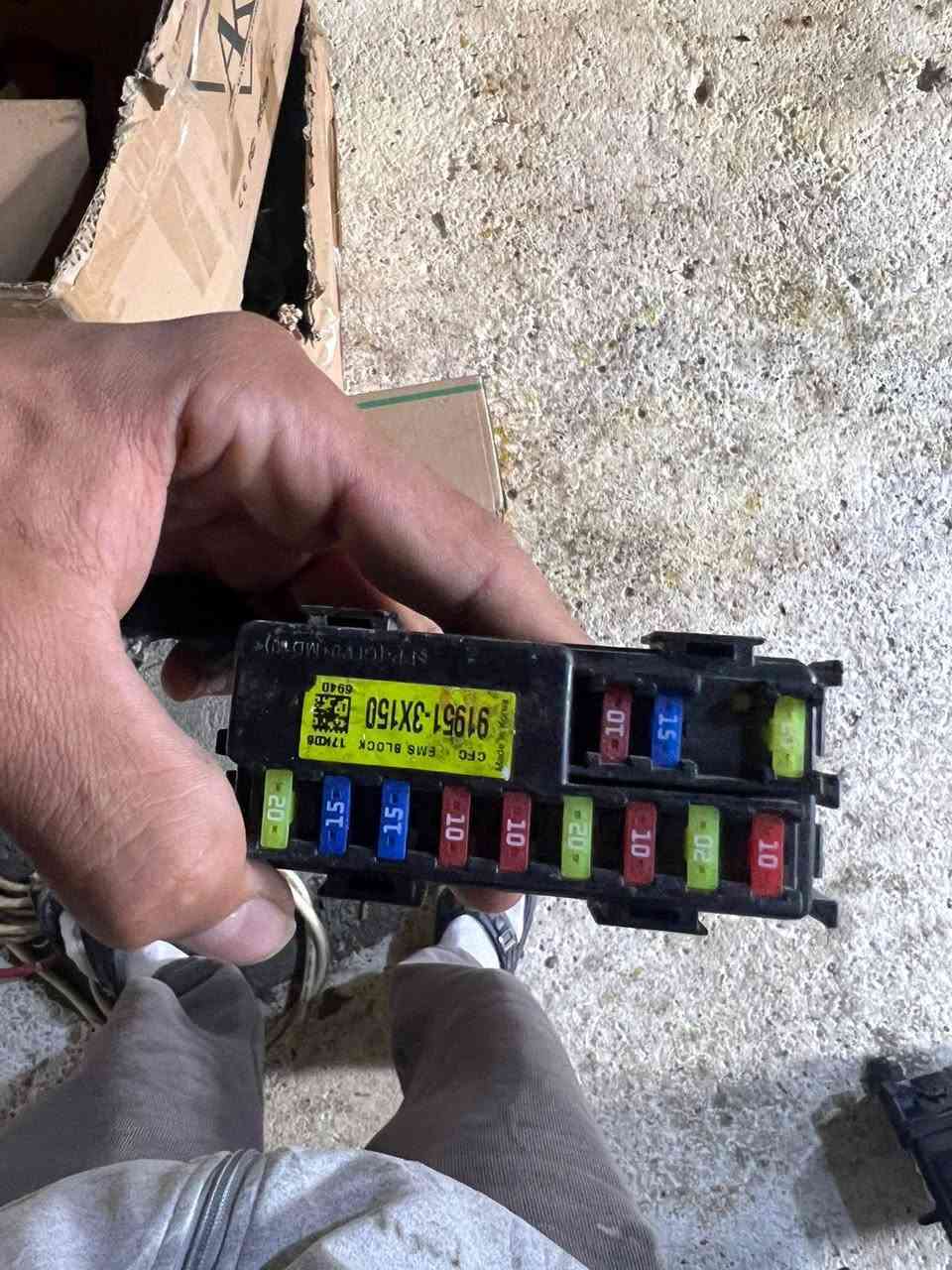 يتوفر جميع انواع قطع غيار السيارات الوارد الكوري والوارد المريكي من موديل 2010 -2026 مفرد ومتوفر جمله ونساب الاسعار ***********
