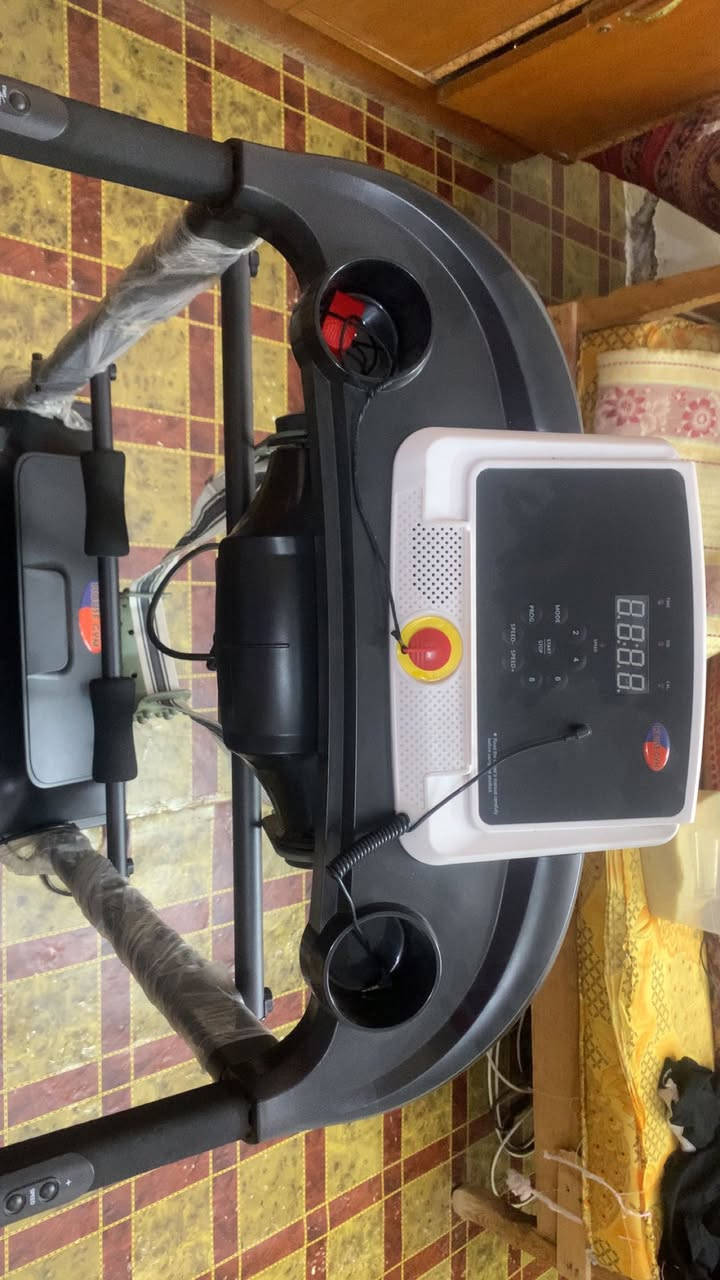 السلام عليكم جهاز جري HOUSE GYM للبيع استخدام جهاز جدا قليل السعر 300 بي مجال العنوان بغداد استفسار على الرقم ***********
