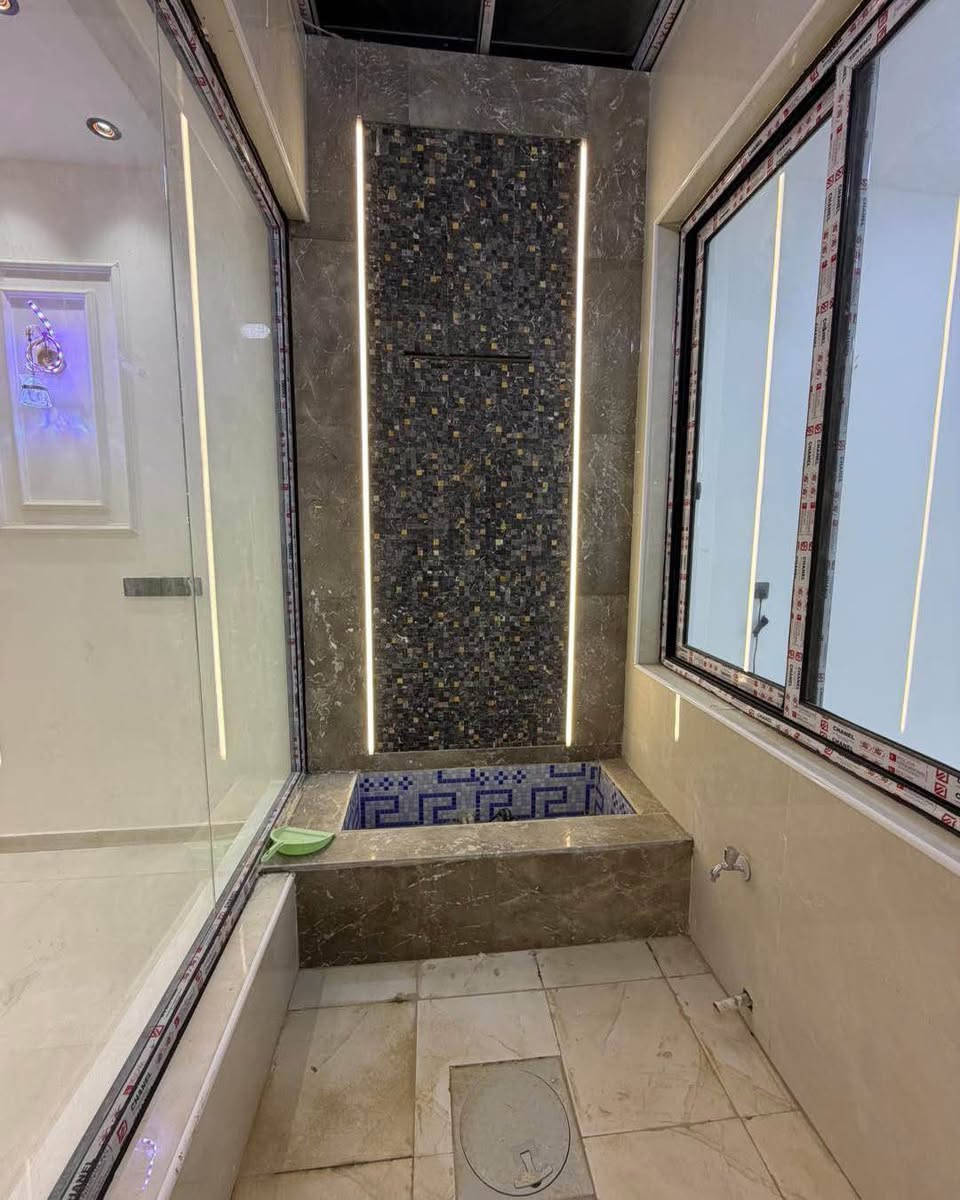 #دار_للبيع_طابو_زراعي 👇👇#استلام_مباشر

#الموقع // #حله_نادر_الثانيه_حي_الزيتون_الجديد

 #طابقين_بناء_حديث_درجه_اولى

#متوفر_كافه_الخدمات✅ ماء مجاري كهرباء تبليط عرض الشارع 10م اناره ليلية تحويل مباشر

#المساحه // 200 م واجهة 10 م ❌ نزال 20 م

#السعر // خاص

#التفاصيل ( استقبال + مطبخ حار وبارد + هول 

+ غرف نوم عدد 4 + مجمع صحيات عدد 3

+ منور عدد 2 + كراج سيارة )

——————————

للاستفسار اكثر مراسلة الصفحة او الاتصال 

 #علاء_الغرباوي  📞 ***********

او مراجعه المكتب 🏠#مكتب_روعة_اللقاء_للعقار 🏠

               🏗️ #مــوقع_المكتب🏗️

{ بابل/ حله نادر الاولى شارع الخدمي قرب سكله صدام } حلة, بابل
