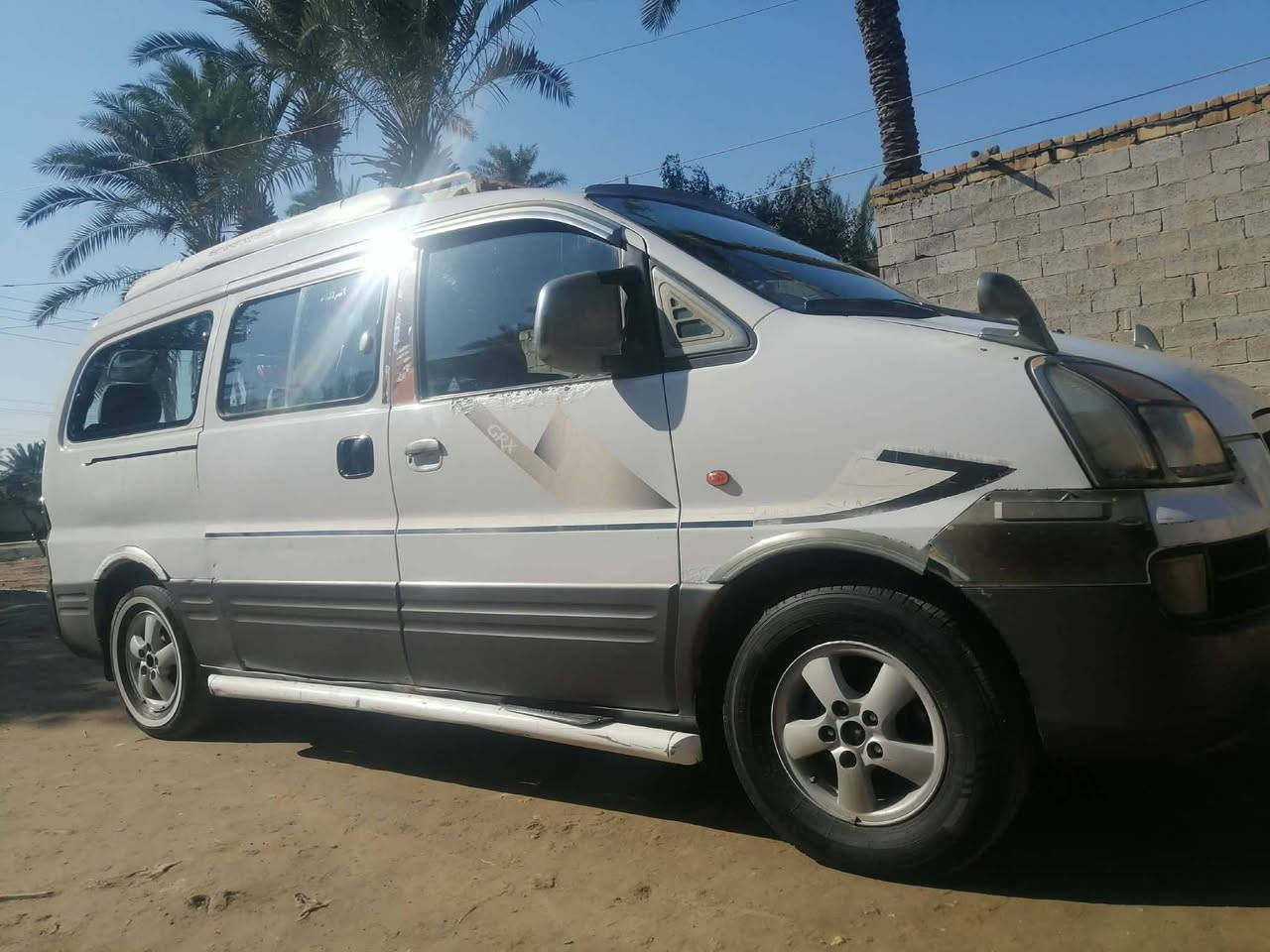 السلام عليكم.. ستاركس 2007 مفتوح دسك امامي خلفي كهربائيات كلهة شغالة تخم تاير باتري جديد سلف جديد مكينه بيهه بخار قليل كشر نضيف رقم إنكليزي هزة وسنوية جديده ل 2031 مداور ثاني يوم السعر 70 للاستفسار اكثر الاتصال على الرقم ***********
