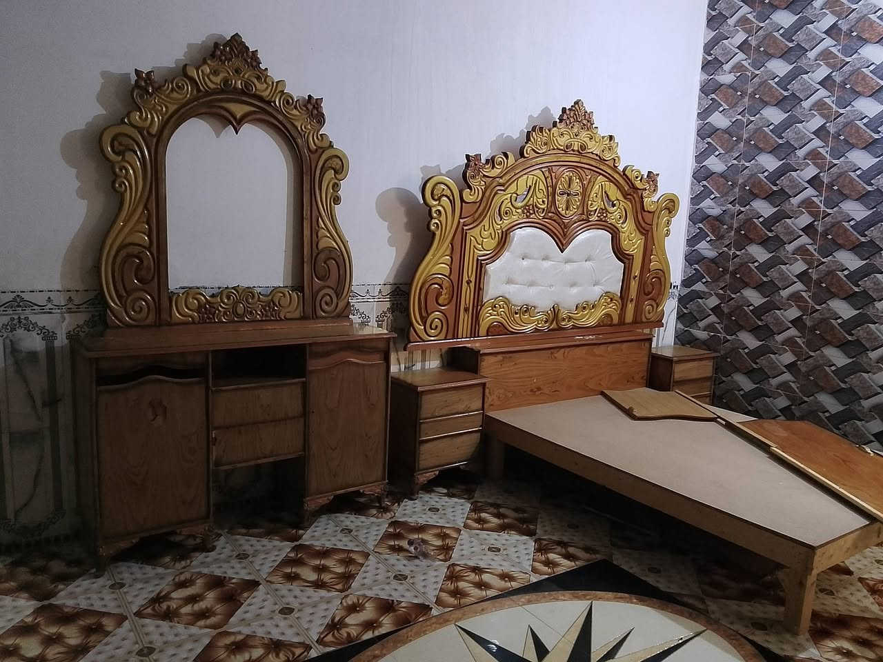 غرفة للبيع مثل ماواضح بصوره ***********
