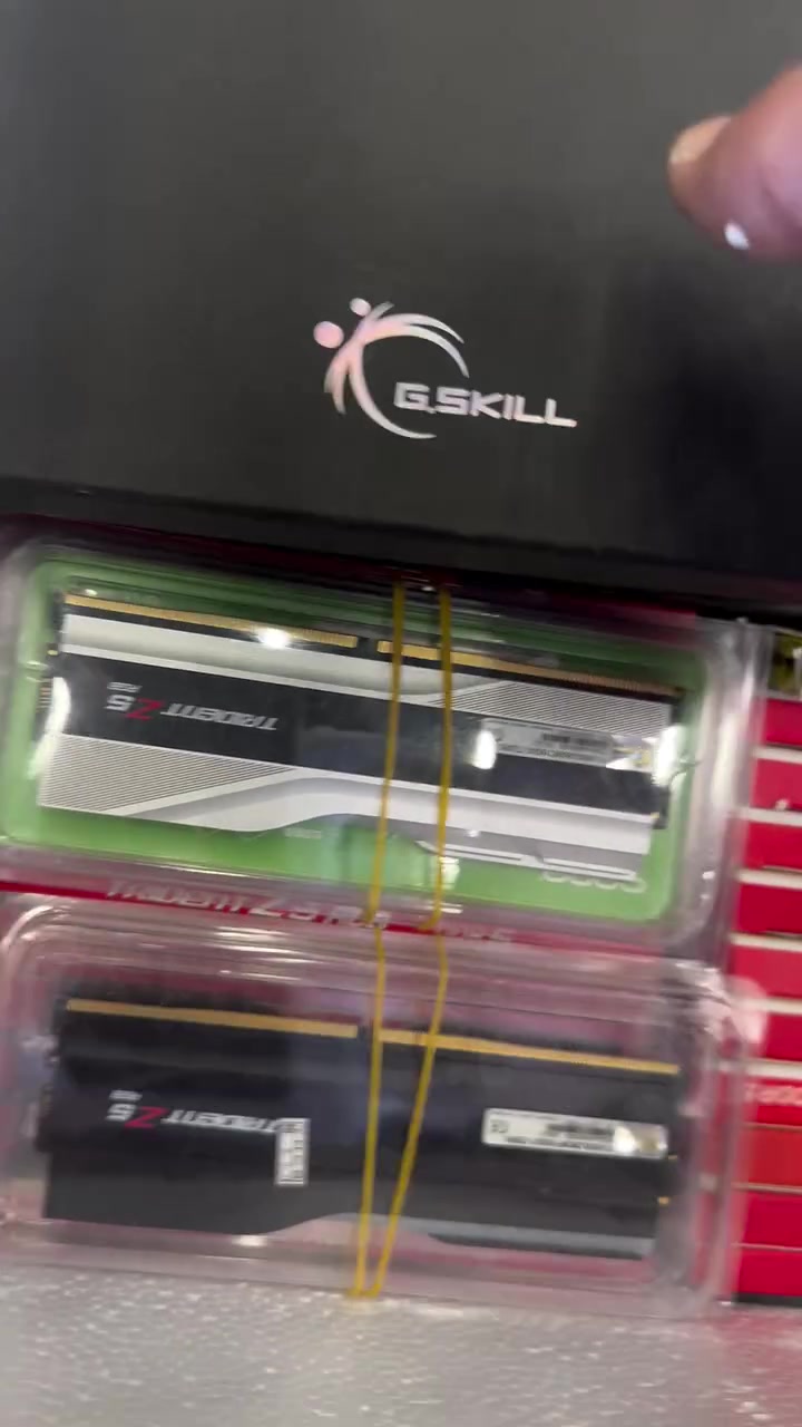 مجموعة رامات DDR5 :
معاد تغليفها
Repackaged
غير مستخدم ضمان سنة


**إذا كنت صاحب هذا الإعلان وتريد حذفه لأي سبب، رجاءا أرسل رسالة إلى الدعم الفني**