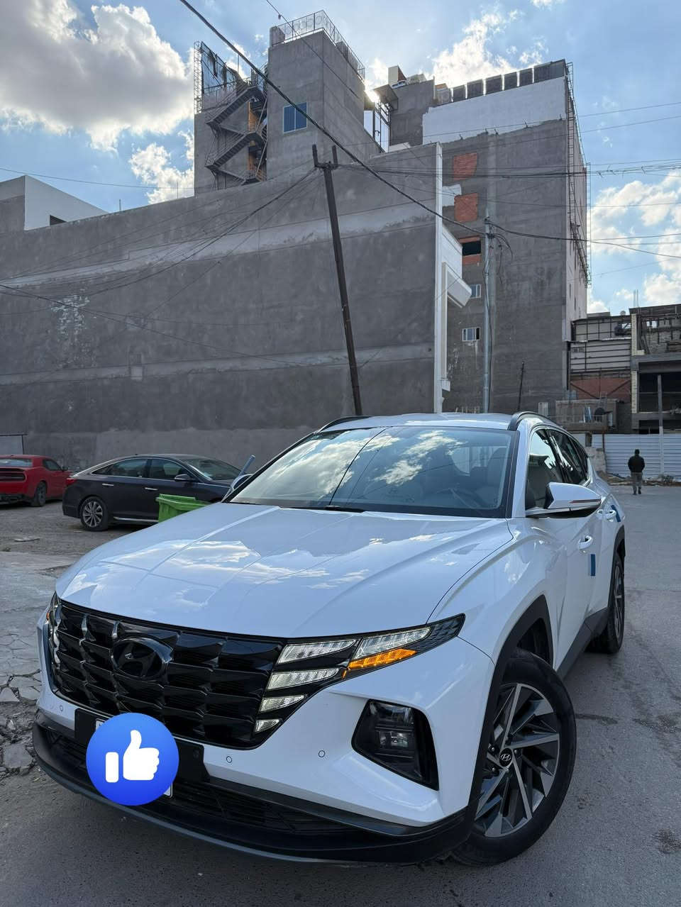 السلام عليكم توكسان موديل 2023  ابيض اللون
ماشية 33 الف
المواصفات
بصمة
ثلاث أنظمة قيادة Normal Eco Sport
حساس امامي خلفي
هاند بريك بصمة
كاميرا خلفية
شاشة 
حساس انخفاض الايطار 
عداد سرعة 
مانع تزحلق 
بردات خلفية وصندوق
شحن لاسلكي
نقطتين شحن بلخلف 

وباقي المواصفات المعروفة

السيارة بيها طخة خفيفة بلجهة خلفي مثل ماموجود بلصورة والباقي كفالة عامة 
سعر السيارة 210
للاستفسار الآتصال على الرقم: ***********
