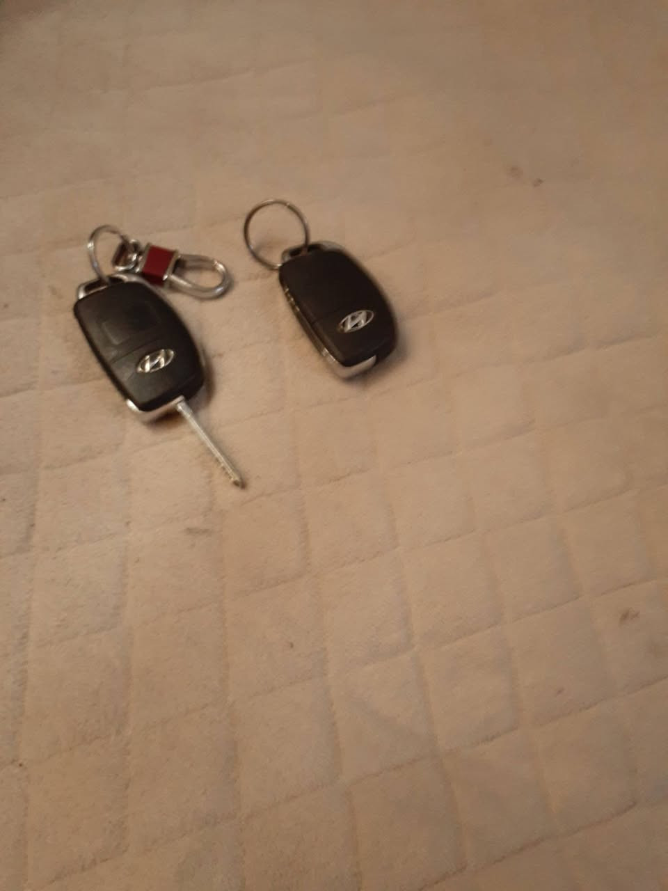 سلام عليكم توسان ١٥ خليجي للبيع السعر ١٥٠ كير محرك ٢٠٠٠ دوش  كفاله  تبريد قطعتين ماشيه ١٦٦ دك جرص السيارة با اسمي بيها باردات فقط تحويل مباشر العنوان بغداد الدورة الاتصال ***********
