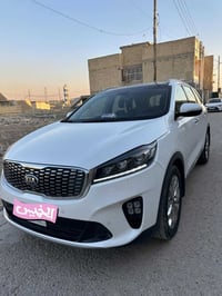 سورنتو 2019 فول مواصفات 1/1 ماشيه 87 السياره نضيفه حيل مكفوله بيه بارد...