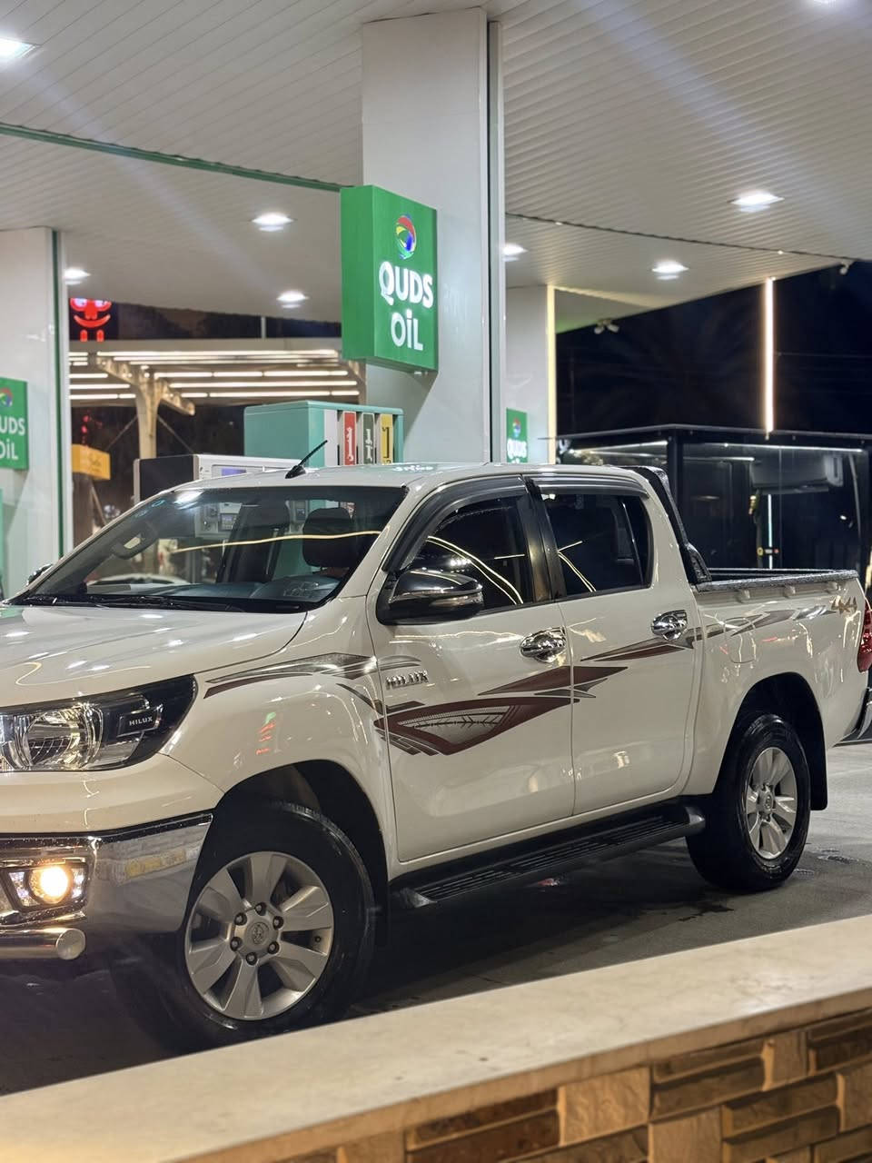 سلام عليكم
تـيوتـا هايـلوكس 2016 خليجي للبيع

السياره دبل4*4

السياره مواصفات الهايلوكس لمعروفه تبريد شاشه 

تحكمات ستيرن 

تخم تاير جديد 

شاشه لمس كامره خلفيه مع حساسات خلفيه

لسياره نضيفها لدرجه

بيها بارد ؏ كد شبر جوه قبق لبانزين 

لسياره ماشيه 88 الف مكفوله كفاله عامه من كير وحداديه وكهربائيات

لسعر لمطلوب 265 وبيها مجال للشراي

للاستفسار اتصال او واتساب ***********
