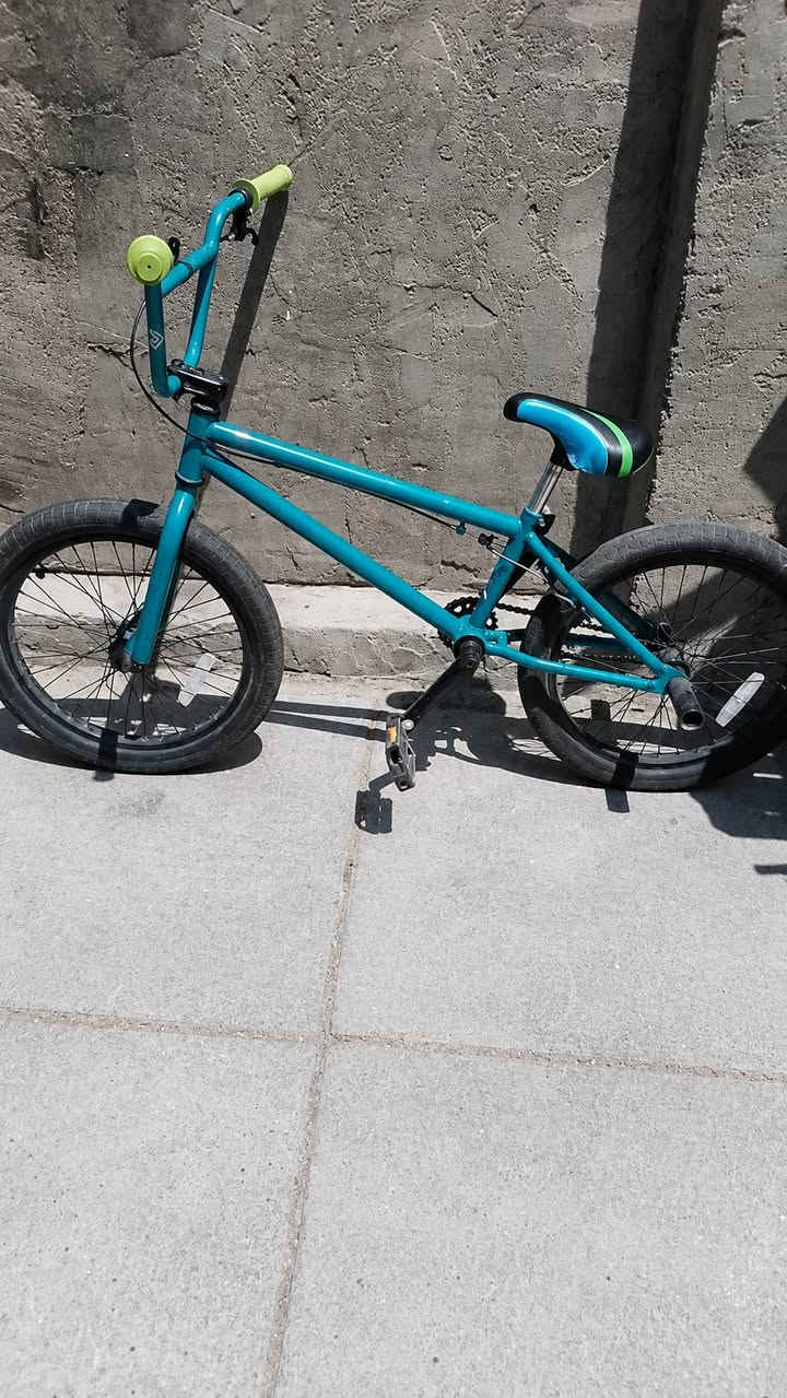 سلام عليكم بايسكل BMX للبيع ابو الحركات فول مواصفات نظيف واستعمال قليل وماحفظ عليه جاهز وما يحتاج اي تصليح السعر 130 الف وبي مجال للإستفسار مراسله خاص ماسنجر


**إذا كنت صاحب هذا الإعلان وتريد حذفه لأي سبب، رجاءا أرسل رسالة إلى الدعم الفني**