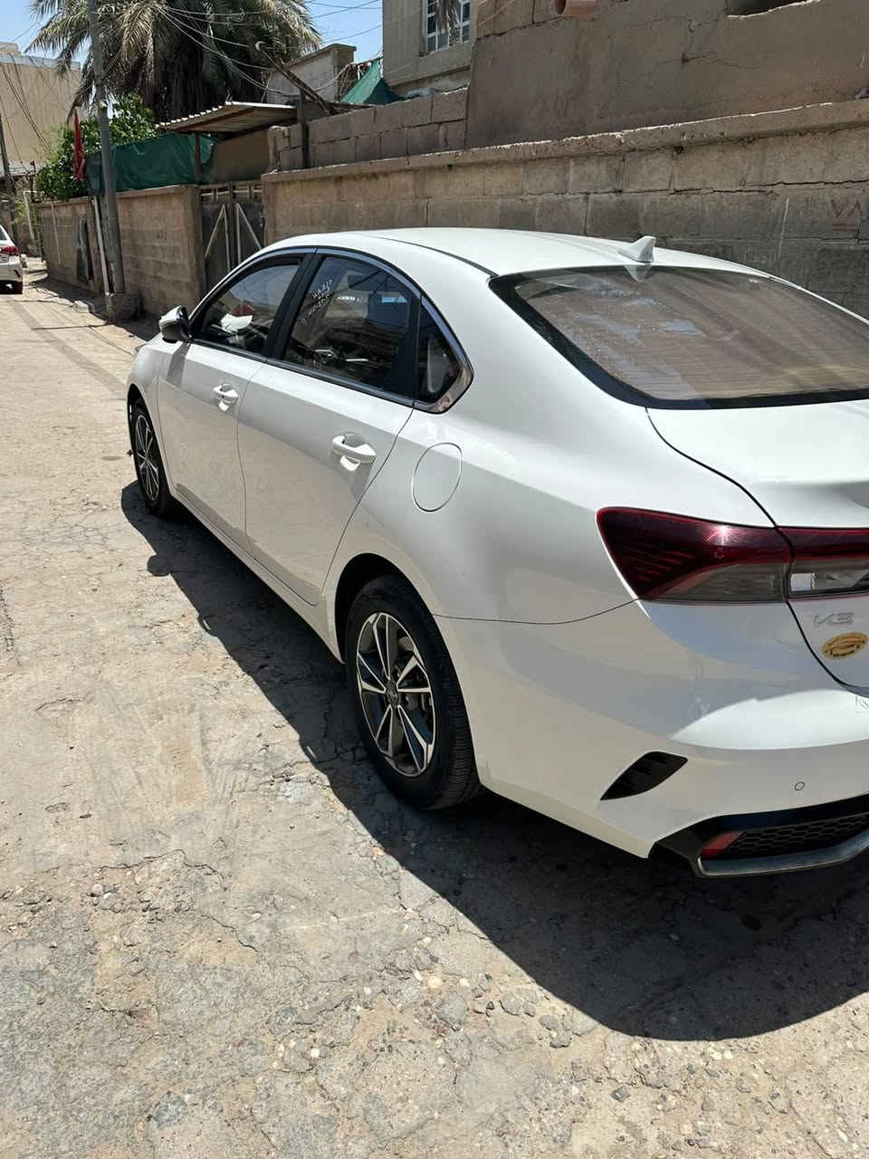 كيا k3 موديل ٢٠٢٤ 
ماشيه ٤٢
سياره فول 
فتحه 
حساسات امامي خلفي
بيه بارد بالرقم الخلفي / السعر 136 وبيها مجال مكلف بنشر اتصل على الرقم 
***********
