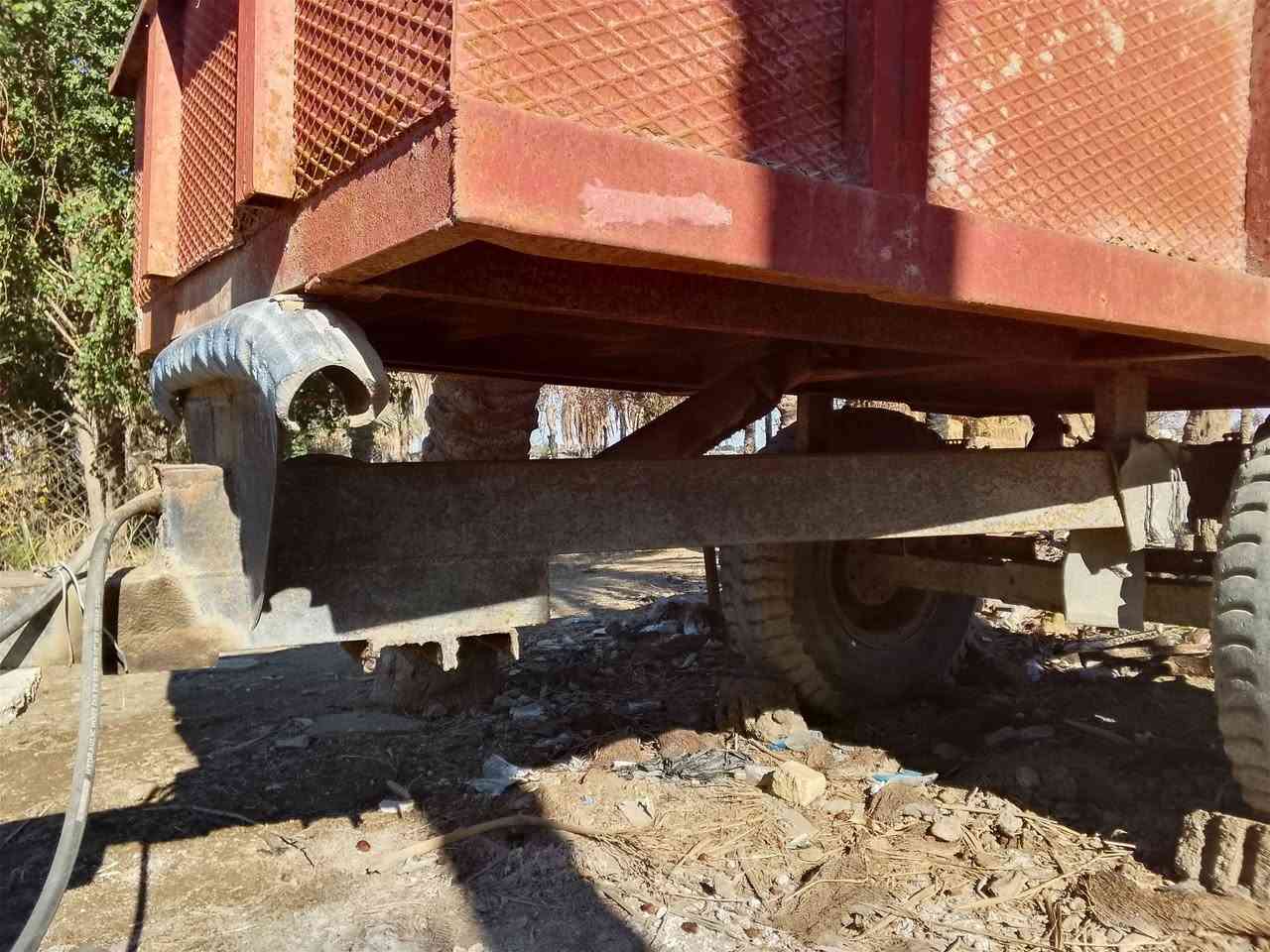 عربانه للبيع حدادي تايرات جدد جك جديد سعرها مليون وميتين وبيها مجال مكان نجف مشخاب رقم ***********
