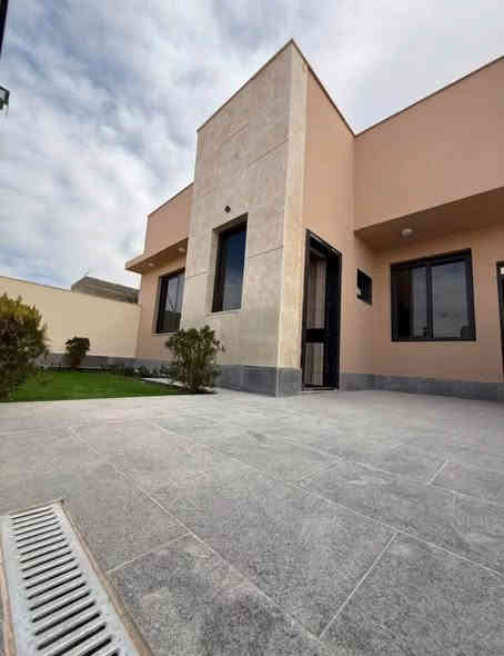 دارين طبگ  للبيع .. مجمع الشمس السكني

📍موقع ممتاز خلف الخدمات مرحلة اولى

🐦‍🔥🐦‍🔥🐦‍🔥
الواصل لكل دار 53 يباعن بدون تطلوعه  🔥🔥
تفاصيل المنزل:
المساحة: 200 م² (طابق واحد)
العنوان المجمع : النجف الأشرف - مجاور مدينة العلم

🏡بلوك 10

مواصفات المنزل:
• غرفة نوم عدد 2
• حمام عدد 2
• مطبخ
• غرفة معيشة
• غرفة ضيوف 
• حديقة + كراج
للاستفسار التواصل واتساب
☎️***********
