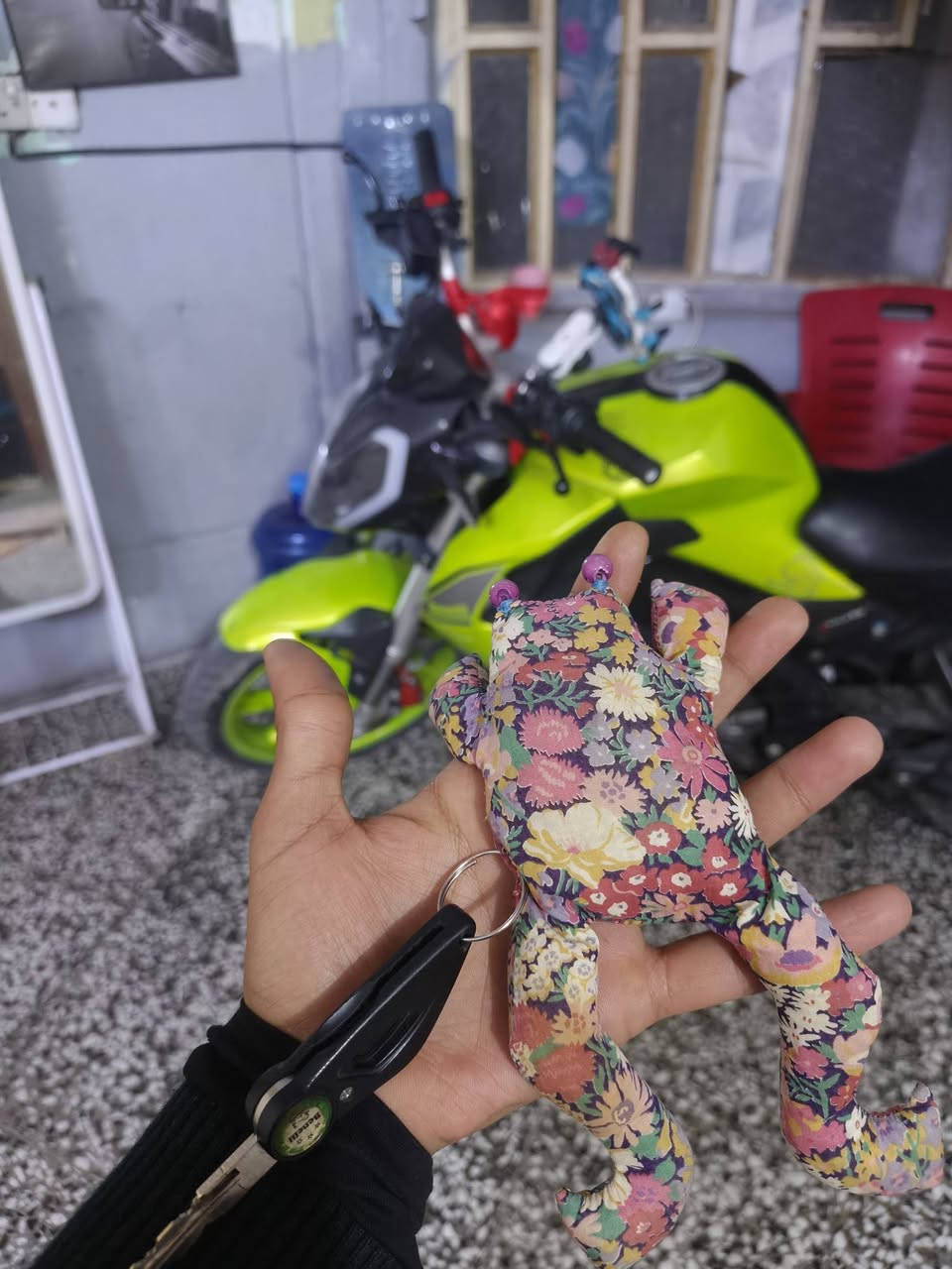 بنلي 180s مكفولة للبيع رقم وسنوية مكاني بغداد تحويل بنفس اليوم قبل يومين بدلت اكلچات مابيها اي نقص السعر ب٣٥٠٠
***********
