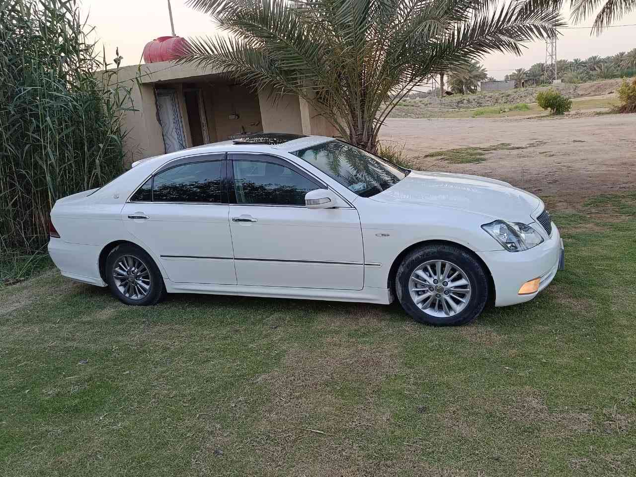 ⸻

🚘 شاهين للبيع 🚘
موديل 2005
🔹 رقم بغداد

🔹 شاصي: 82
🔹 فتحة سقف (بانوراما)
🔹 غرفة جلد
🔹 حساسات
🔹 3 دكم
🔹 موجود مكان الدكمة الرابعة (الخلفية) وإذا تريد أضيفها

🔹 قرار: 48 مبايعات
🔹 السيارة مرتبة وحلوة

💰 السعر: 120 ورقة وقابل للتفاوض ويا الجاد

📌 ملاحظة:
الكمرك على المشتري، محسوب تقريبًا 1,850,000
(السيارة بيها شهادة إيداع ومندفعلها كمرك سابقًا)

🔁 مراوسة متوفرة
إذا أكو سيارة مرتبة وحلوة، تنحسب تقريبًا 50 وآخذ فرق

📞 رقم الهاتف: ***********
📩 اتصال أو واتساب
