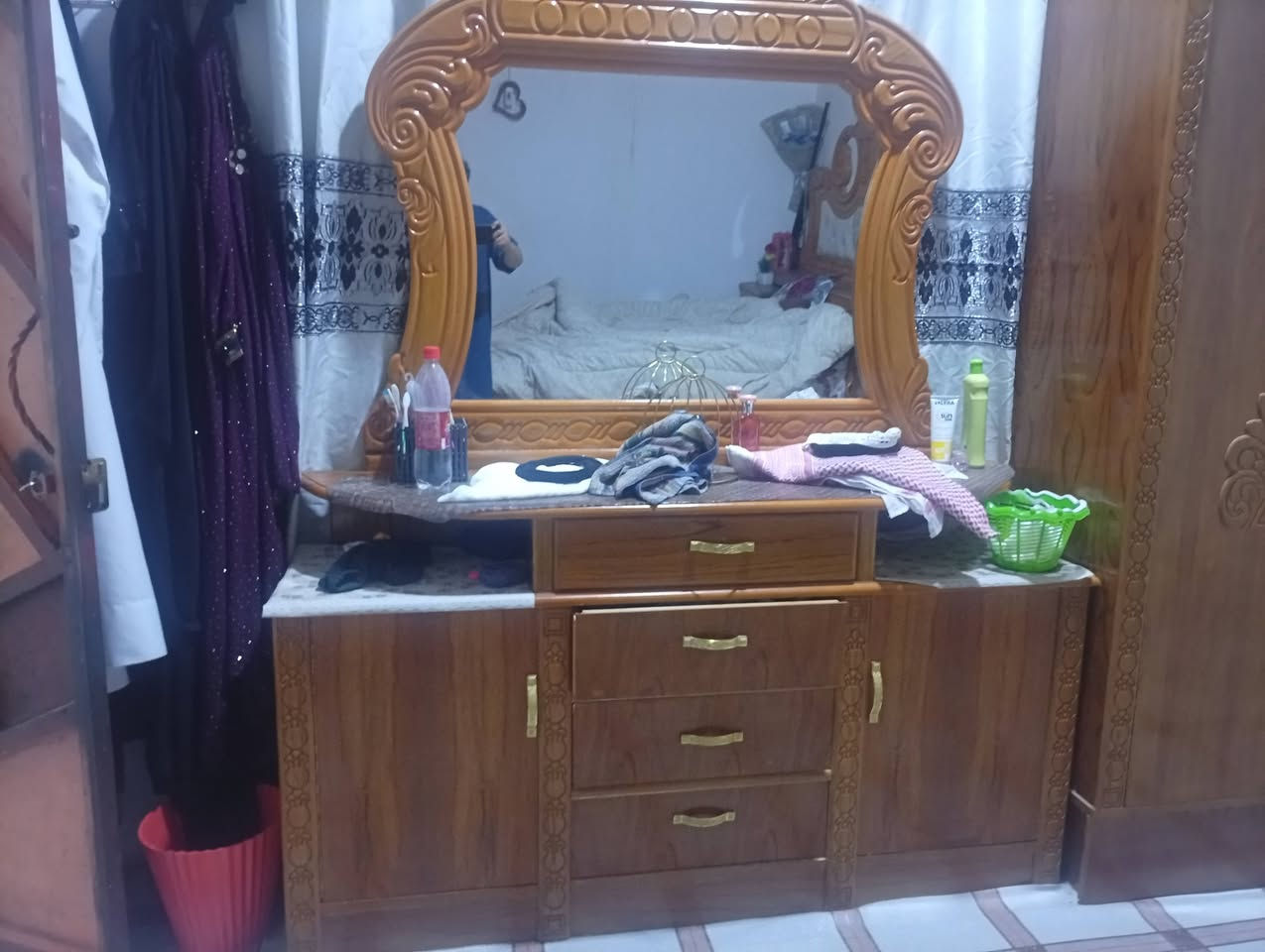 للبيع غرفة نوم صاج عراقية درجة اولى جديدة كلش
مكاني البصرة زبير 
رقم الهاتف / ***********
