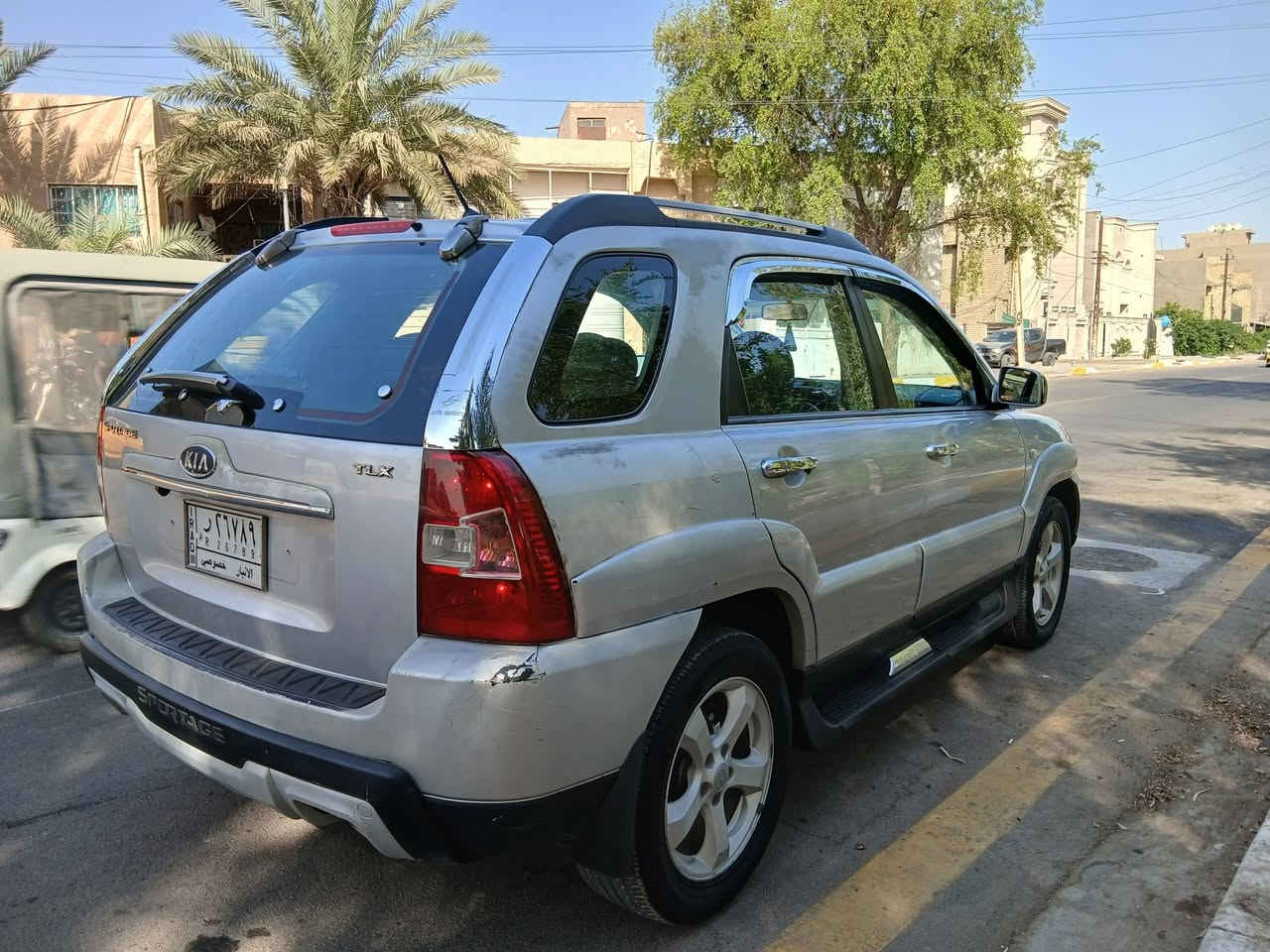 السلام عليكم كيه سبورتج موديل2010 خليجي السياره  مكفوله كفاله عامه عده صبغ الجملغ الخلفي فقط وسونار منشور السياره جديده وجاهزه مكينه وكير وحداديه وتخم تاير وتبريد مكفولات مكينه2000 رقم انبار مشروع وطني العنوان بغداد رقم هاتف ***********السعر 96وبي مجال شي بسيط
