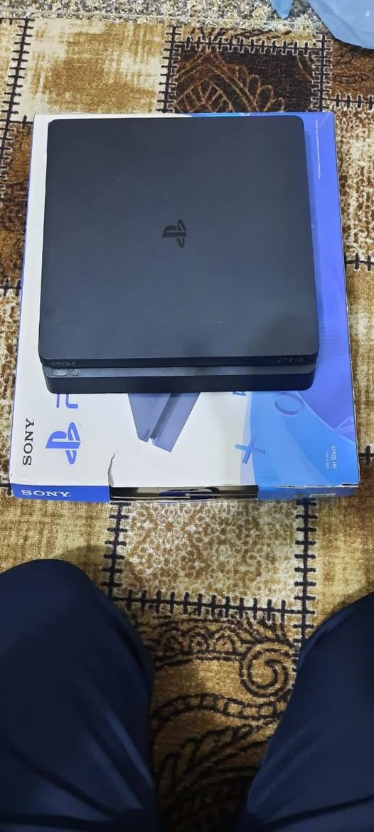 كامل ملحقات وجوستك ٢ اصلي وتجاري.
اجهاز لوك جديد يعني مامفتوح ولا داخل تصليح
 بي ٤ لعبات وتكدر تخلي العاب بعد.
يو بي اس جديد...
السعر ٣٠٠ وبي حك الجية..
الكريعات ***********
