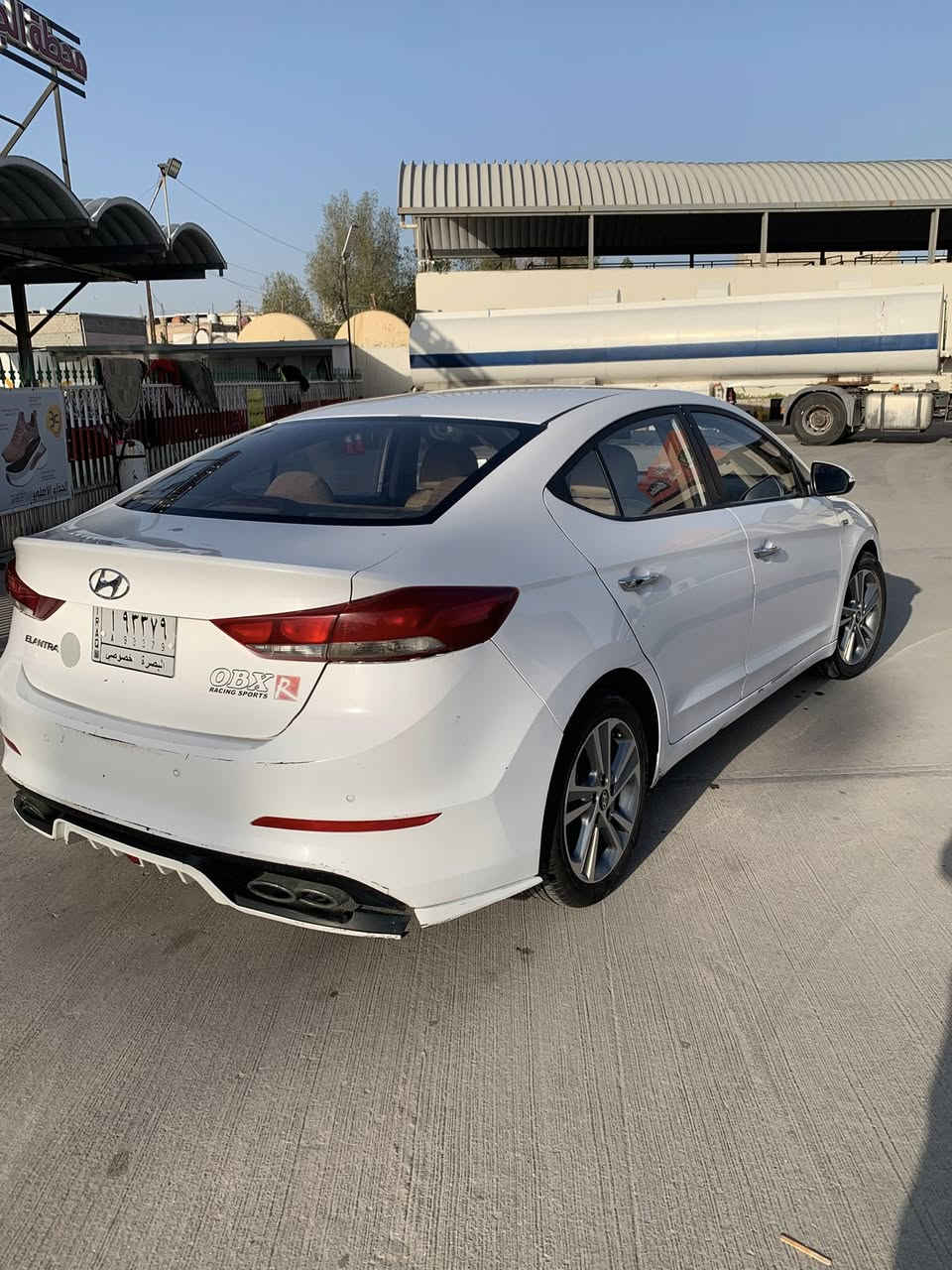 السلام عليكم 
هونداي انلترا خليجي 2018 مكفوله من الحادث ماعدا طكه بلبنيد على كد شبر والباقي تكشير كما موضح في الصور ماشيه 90 سياره مال بيت الاتصال ***********
