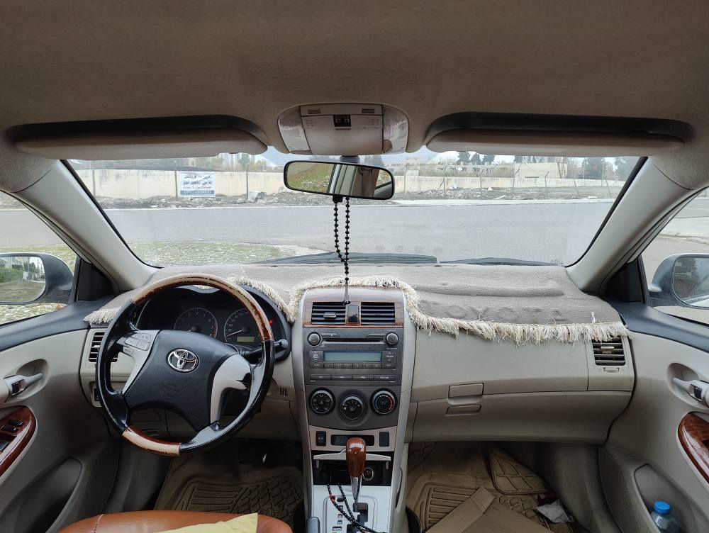 Toyota crolla 2013
***********
نرخی ١٠٩ کەمەک مەجال 
وێنەی فەحسەکەم داناوە چی هەیە 
لێدرانی پێشی هەیە لای سەکن
پەڕەشوتی تەقیە
لەگەڵ لێدرانی پشتی هەیە أربيل, العراق
