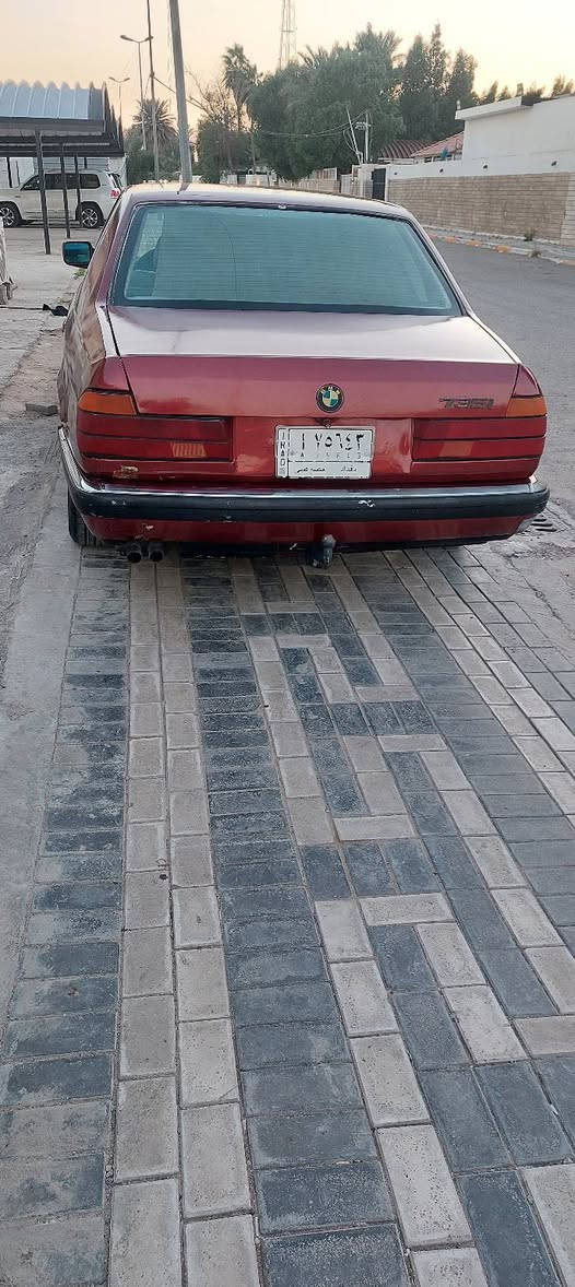 سلام عليكم  730 مديل 90 بجم عريض سلايد طكتين كشنات كهرباء جديد محركات 35 نضيف كير نضيف تبريد يشتغل مصبوغ عام جمالية بيه ضربة جاملغ خلفي أيسر مكاني بغداد سعر 40   ***********
