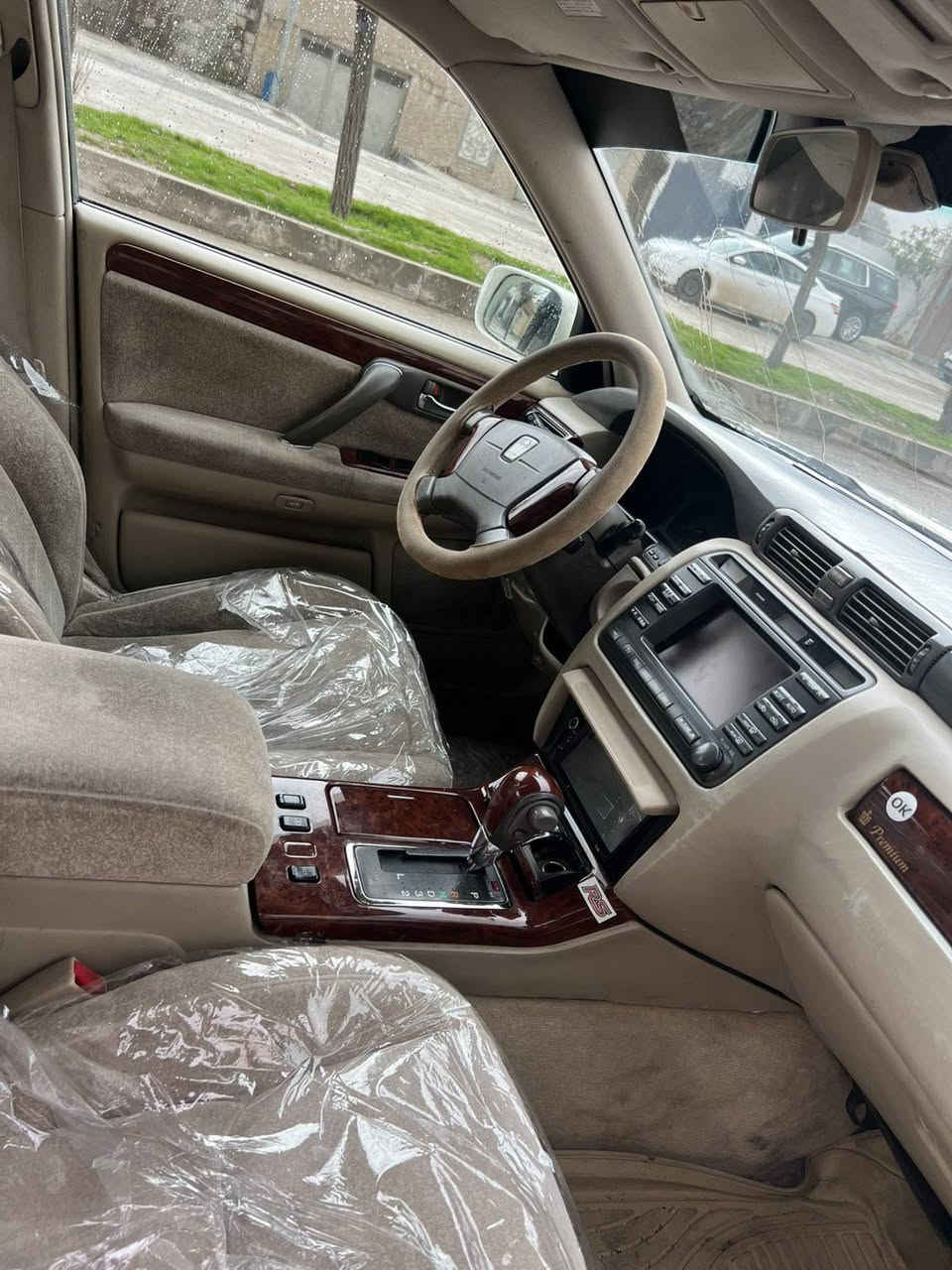 سەرەتا بەناوی خوای گەورە مەلیکە بڕاوە  3دووگمەدواوپێش کریستاڵ گێڕو مەکینە بەشەر تەبرید ساردوگەرم برێک بەسراوە یەک دنیار مەسرەفی تێیانییە نرخی 35مەجالێکی برایانە ژم ***********
