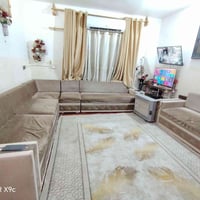 ديوان للبيع ب150 الف  مع المفرش ب20  الف للاتصال الرقم ٠٧٨٢٧٦٢٥٦٨٢