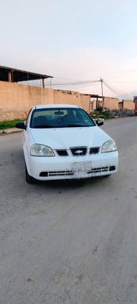 أوبتره 2004 سيارة كلين بدون حادث . بيها ملاحظات بالبارد  محرك مامفتوح ...