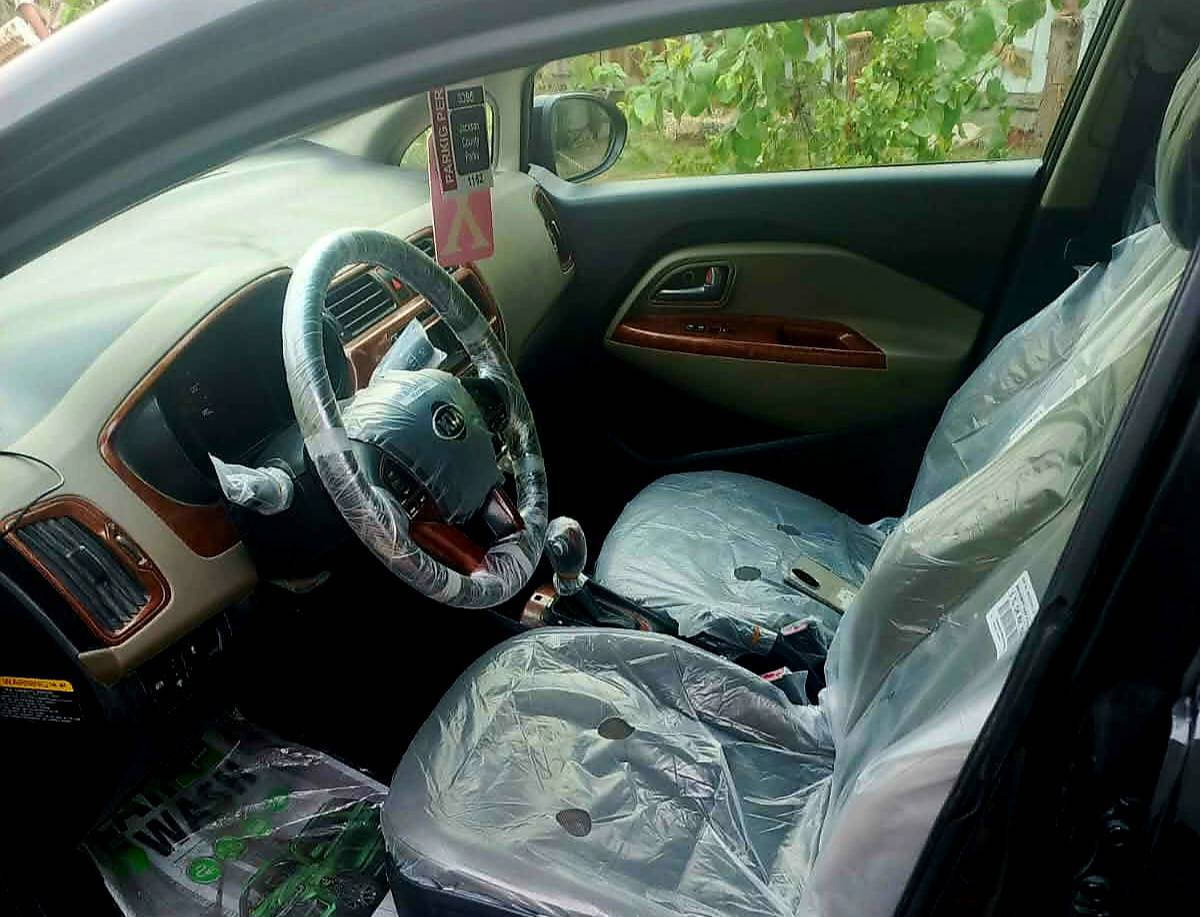 《♡ اسلام عليكم شبابنا الطيبين ♡》
《♡ كيا ريو 2014 امريكي للبيع ♡》
《《 السيارة مكفولة لغد شاصي كير محرك ليبل واحد السيارة صبغ حزام اثر الجراد اخوان عدكم علم صيفنا شلون حلو السيارة حادثها تاثر المقدمه الامامية حادث متوسط امريكة ومرفق معى الصور السيارة بسمي سنويه ارقام هزة كلة جديد 
《♡ مواصفات السيارة♡》》
١_ تحكم استيرن جهتين
٢_ تحكم مري كهرباء
٣_ حساس خلفي 
٤_ كير AT المرغوب مكفول 
٥_ مانع انزلاق
٦_ لايت زنون منضومه كامل شاد
٧_ بصمه ابواب 
《 اخوان اترجاكم لاتخابرني تكلي شبيها كلشي كاتبلك فدوة الكلبك انت سياره مصرف عليها ومن الدوام للبيت فقط 》
♡ بور ستيرن جديد
♡ تخم تاير جديد
♡عبوة فيت بم جديد وكالة
♡ داينمو + قايش جديد 
♡ صدرها مبدل دبلات قبل شهر يحتاج شمعات وروس ارواط حاليا 
♡♡ اخوان السيارة للبيع فقط عندي ضرف وريد ابيع وله هية صارلها سنين عندي مافديوم دكت الناقصه بيه ومكملها ع ايدي بس اللة لا يحوج بني ادم بهاي الدنيا ♡♡
《《 السعر ٧٩ ومجالها قليل للتواصل (***********) عنوان بغداد المحموديه واسف ع الاطالة
