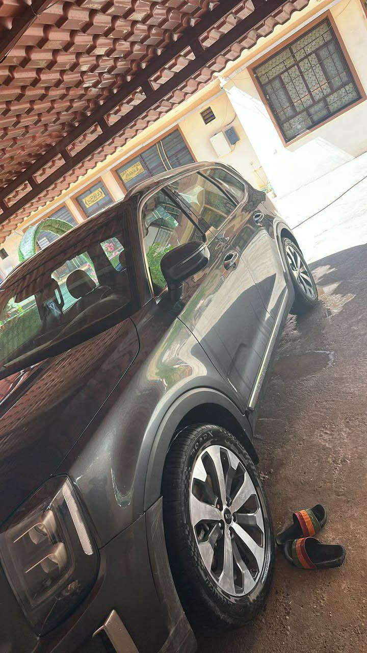 سلام عليكم تحيه كريمه 
كيا تلرايد 2021 7 راكب مواصفات vib السياره برغي مابيها نقص كير ومكينه كفاله تبريد مركزي 
بانراما السياره ترهم اقساط نقد مراوس حسب الاتفاق 
كفاله السياره عده ربع البنيد وربع جاملغ وبابتين كلير فقط مال شخوط بسيطه كلش للاستفسار *********** بغداد, العراق
