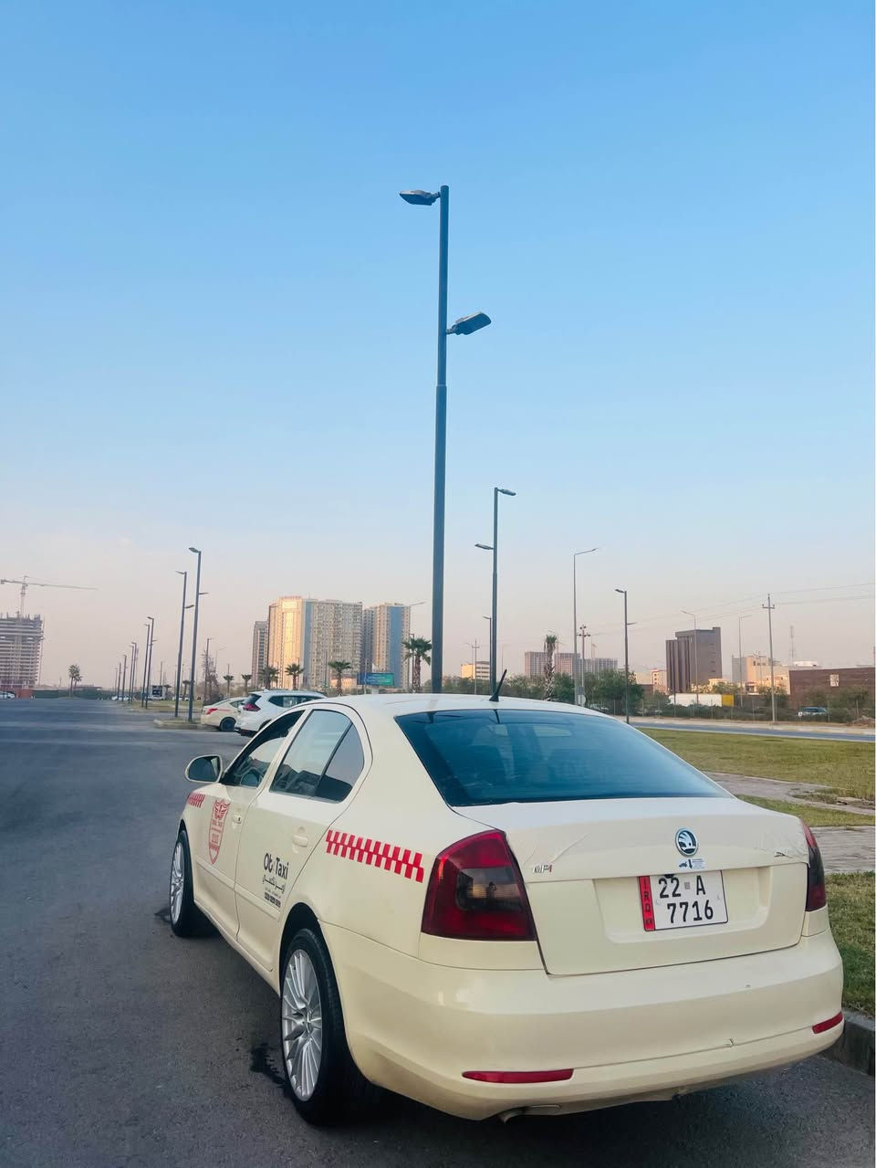 سکۆدە مۆدیل 2010
گێر عادی 
تایە و ویل سفر 
بێ تەقە و رەقە 
غازی تورکی و بەنزین
مالی کاسبی 
کامل لیدی وایفا
ئایپات کامیرە
یەک دینار مەسرفی تێدانیە 
یەک جاملغ پشتی هەیە لەگەل کەمیک ساردی 
پشت و پێش کەپس
نرخی 98 وەرەقە و کەمێک مەجال
*********** أربيل, العراق
