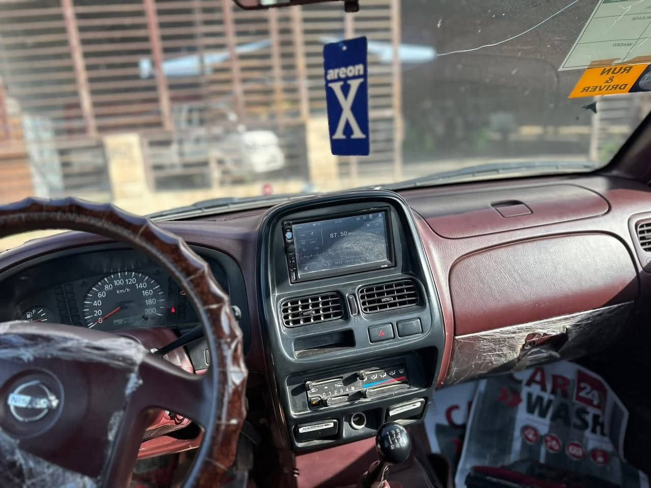 السلام عليكم 
نسيان بيك أب  موديل 2013
تبريد كير محرك كفاله
بيها جاملغ امامي فقط 
رقم واسط تحويل مباشر 
السعر 115$ وبيها مجال

***********
واسط الصويرة
