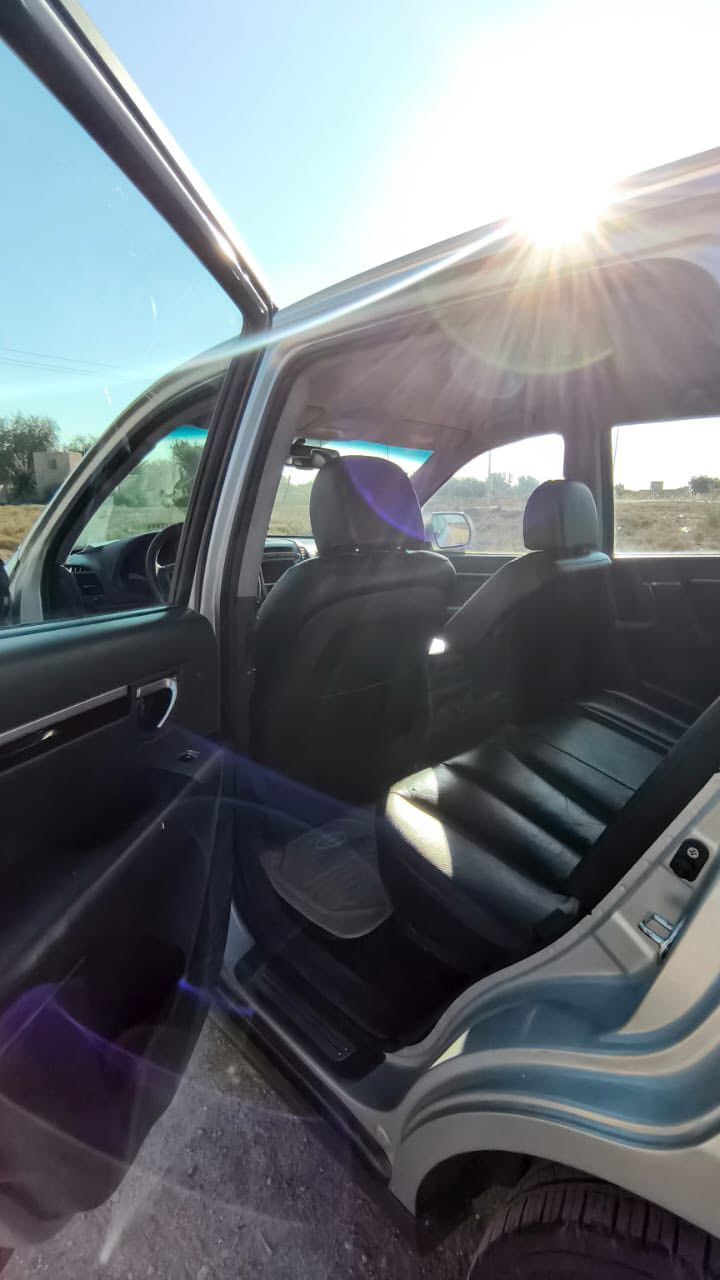 السلام عليكم سنتافي2012البيع
متومه رقم شمالي طبق الاصل على رقم شاصي
شرط حاسبه حصت كاز بكل المحافظات
فول عده الفتحه 7راكب مقاعد جلد تدفئة تبريد 
مقعد السائق كهربائي محرك كاز بلادي مودات قياده 
حداديه جديده 
تخم تاير جديد
السعر 55وبيه مجال 
***********
