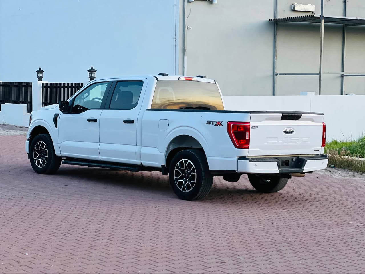 Ford F 150

موديل : 2023

صبغ :- جامالغ + شبر بونيد سیارة بدون دواخل 

سعر : ($220)

1FTEW1CP2PKD05551 : رقم شاصي

كورك + وتسئاب :- *********** أربيل, العراق
