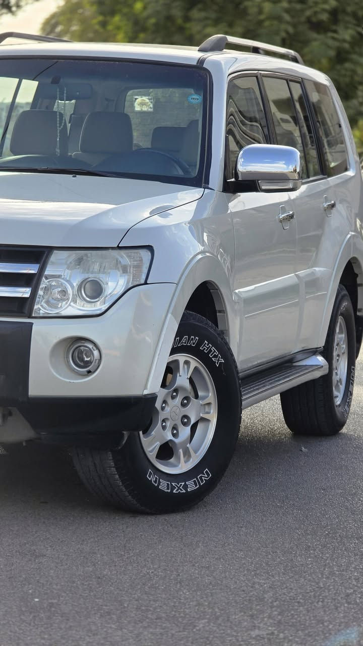 باجيرو 2009 جديدة ماشية 113km
مكفولة كفالة عامة السعر 120 $ 
العنوان السيدية للاستفسار ***********
