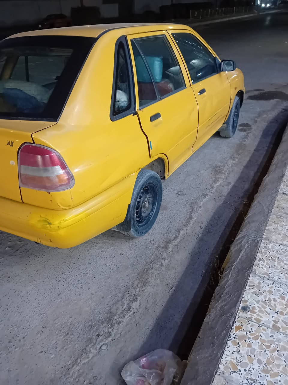 ياالله سلام عليكم سياره للبيع موديل اهدعش سياره جاهزه كير مكينه حداديه خير من الله تخم تاير جديد سياره كلها شغاله سعر ١٣ وبيها مجال الاستفسار اتصل على الرقم *********** بي وتساب اتصل بي وقت اوتدلل رقم ميسان
