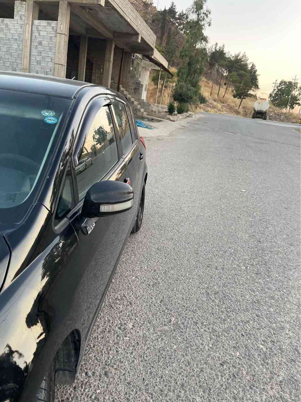 نیسان ڤێرسا مۆدێل 2011 دوو پارچەو نیوی بۆیاغە جەمپی خەفیفی هەیە لای سەکن
چار تایەی نوێی لەسەرە
یەک دینار مەسروفی نیە
سەنەوی نوێیە سەیارەکە هەتا بڵێی پاک ماوەتەوە 130 هەزاری حەقیقی ڕۆیشتوە
گێڕ و مەکینە و تەبرید بە شەرت
نرخی ٧٥وەرەقە و مەعامەلە
ژمارە موبایل
*********** كويسينجاك, أربيل
