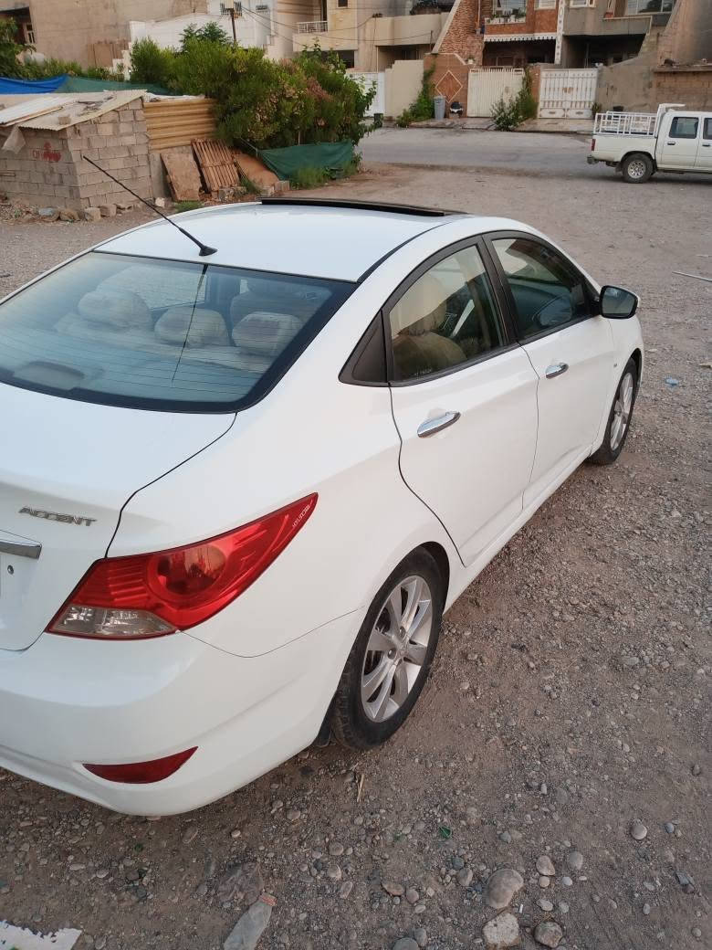 هۆندای ئەکسێنت 2012  بێ  سبوغ    بێ  تەعدیل    هەزەو   سەنەوی  ڕەقەمی  نوێ یە   مەکینە  گەورە   نەکرایتەوە     گێڕ  تۆماتیک      سلایت  ABS  کامێرا  AUX     ڤولیوم     USB  پێنج  ویل  نرخی 98  ژمارەی  مۆبایل  *********** أربيل, العراق
