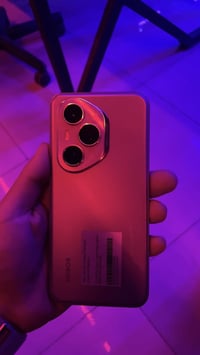 Honor 400 Pro 512GB  12GB Ram 6000mAh Silver  نضيف كُلش ومحلقاته كامله...