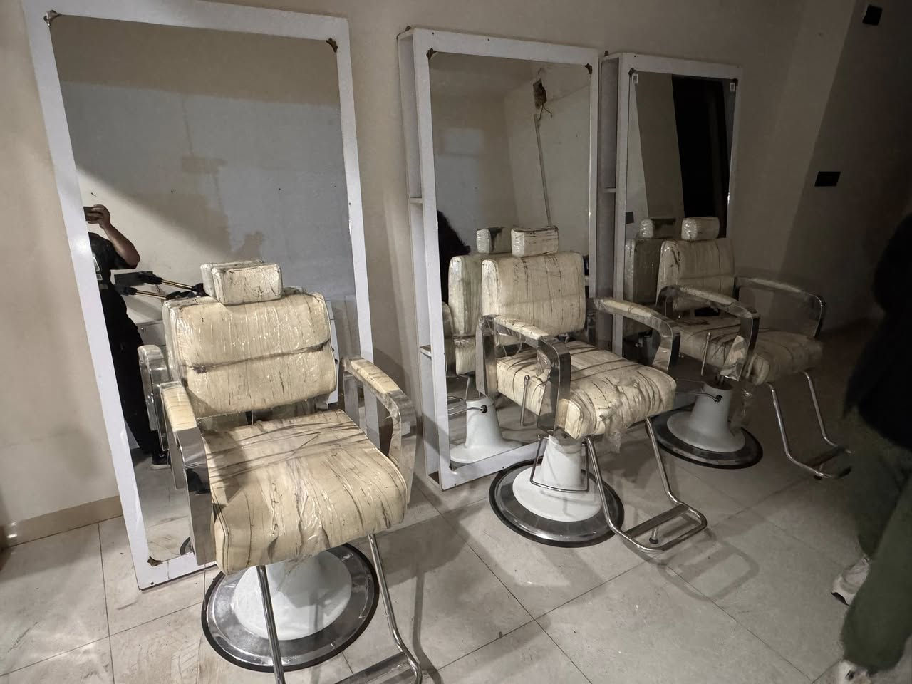 غراض حلاقه للبيع
3ميوزه 3مرايات 3كراسي جدد ملفوفات سلفون جهاز بخار مغسله سعرهن مناسب توصل خاص


**إذا كنت صاحب هذا الإعلان وتريد حذفه لأي سبب، رجاءا أرسل رسالة إلى الدعم الفني**